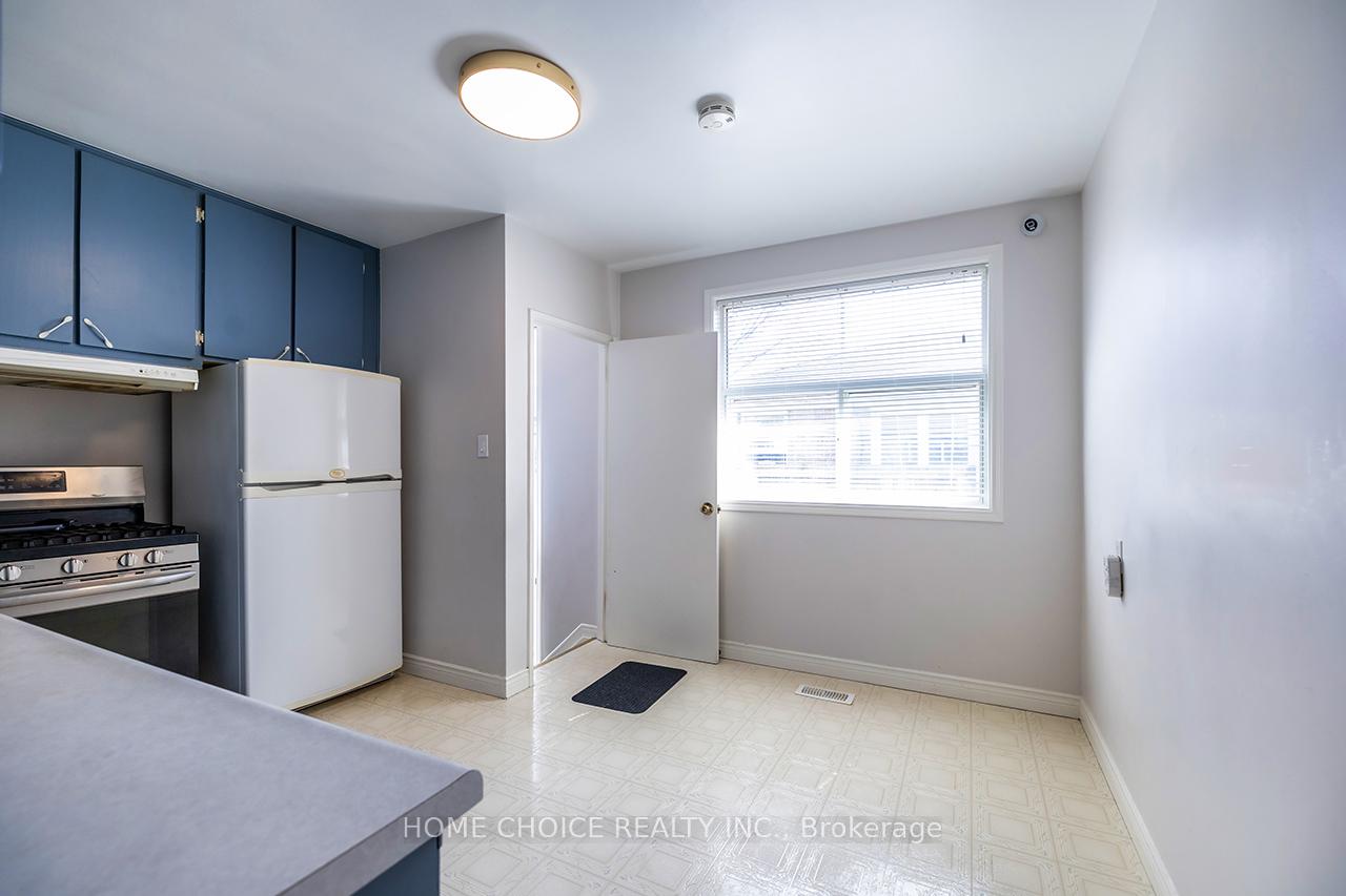 Photo 5 of 1010 Centre Street N, Whitby, Williamsburg — HOMEH