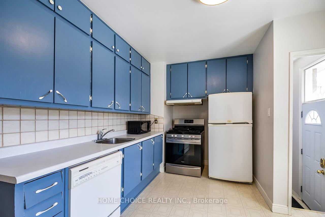 Photo 7 of 1010 Centre Street N, Whitby, Williamsburg — HOMEH