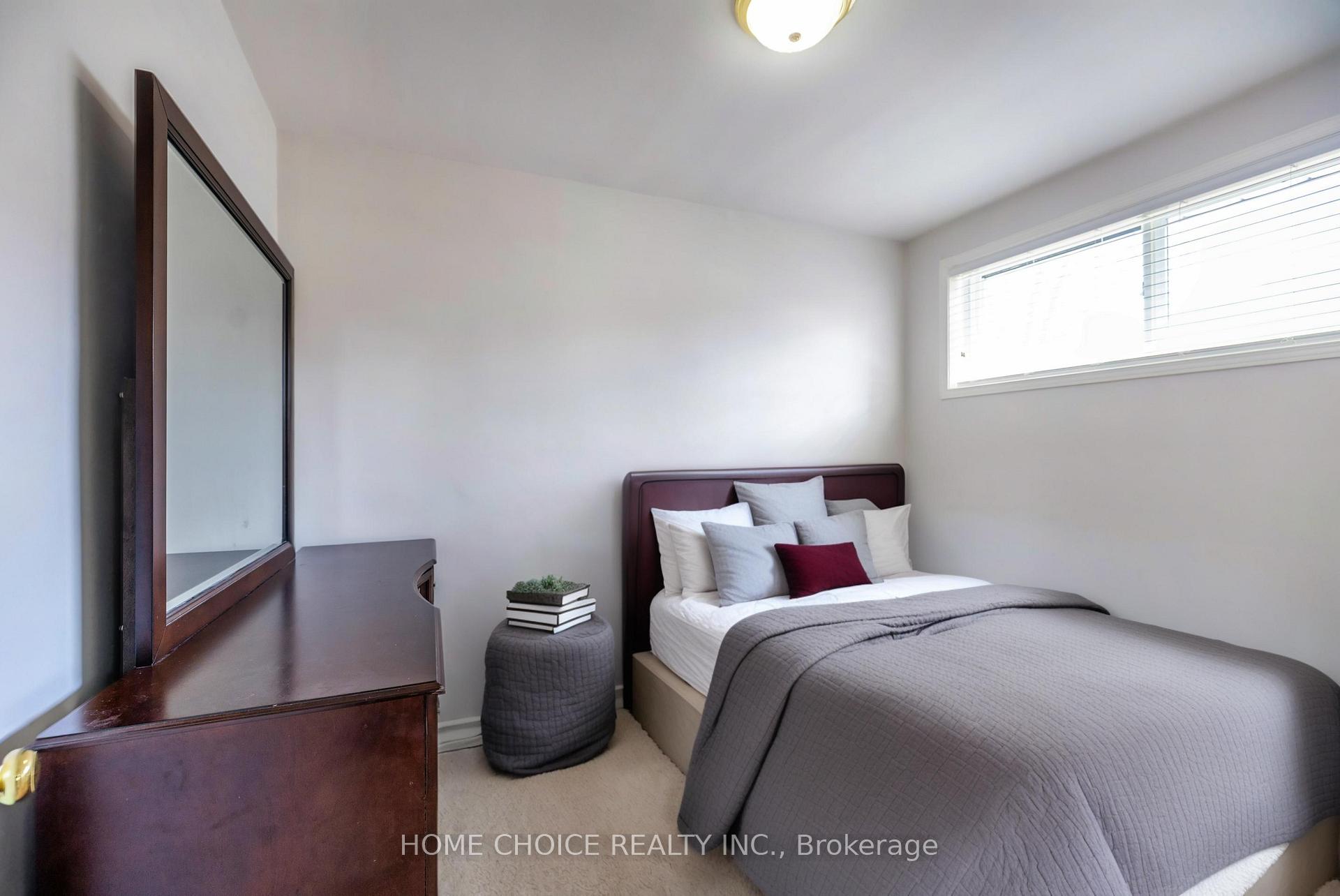 Photo 13 of 1010 Centre Street N, Whitby, Williamsburg — HOMEH