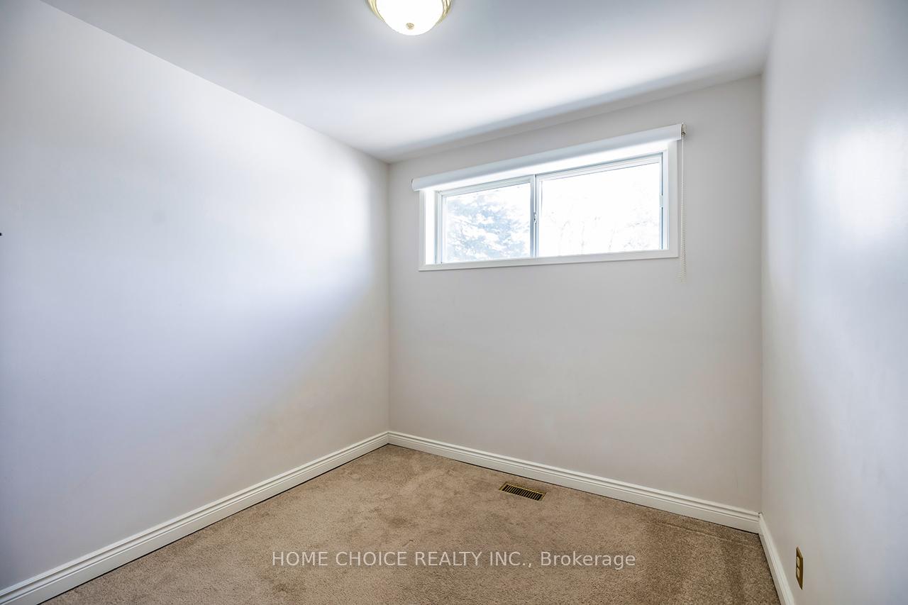 Photo 16 of 1010 Centre Street N, Whitby, Williamsburg — HOMEH