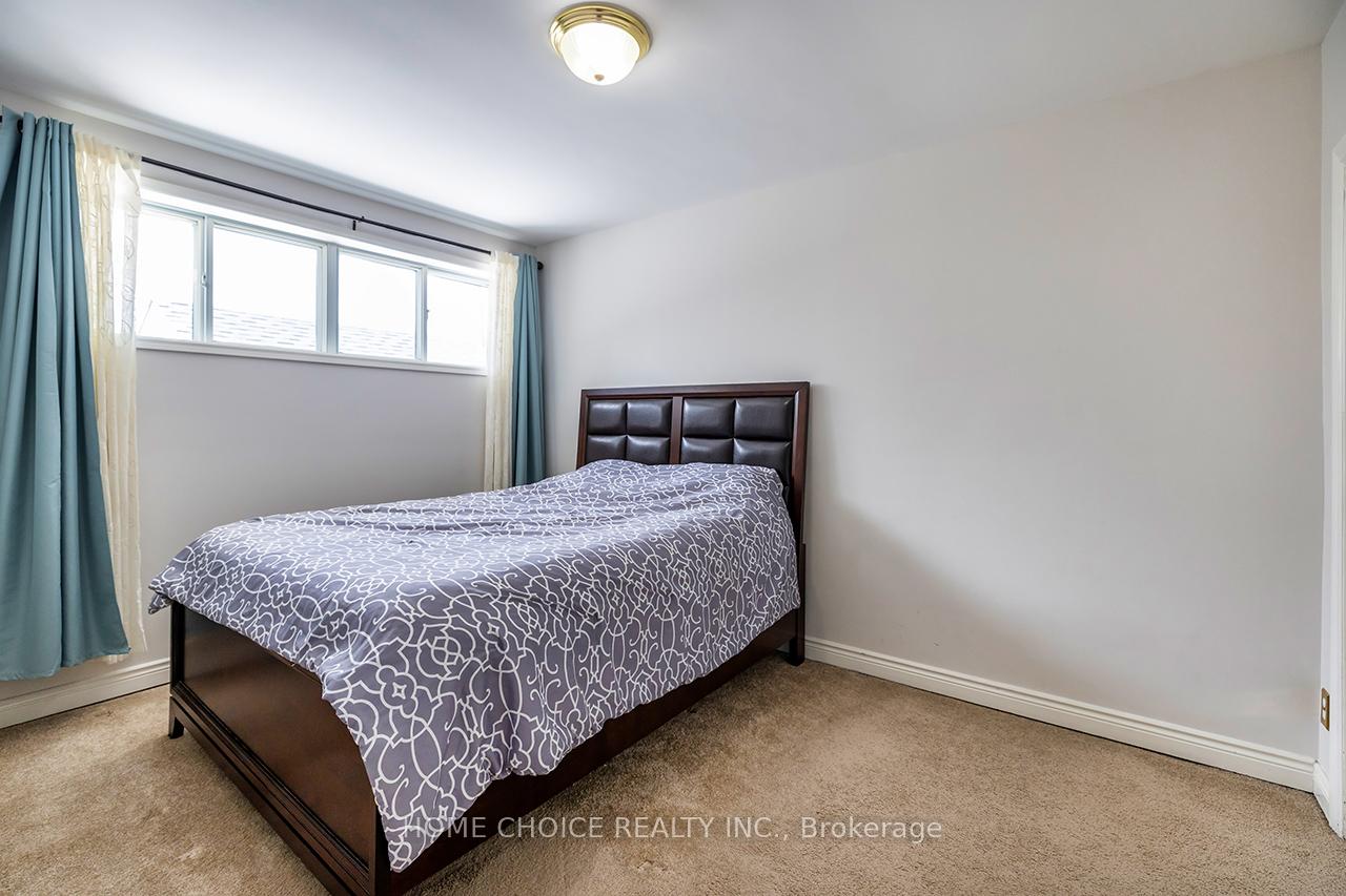 Photo 17 of 1010 Centre Street N, Whitby, Williamsburg — HOMEH