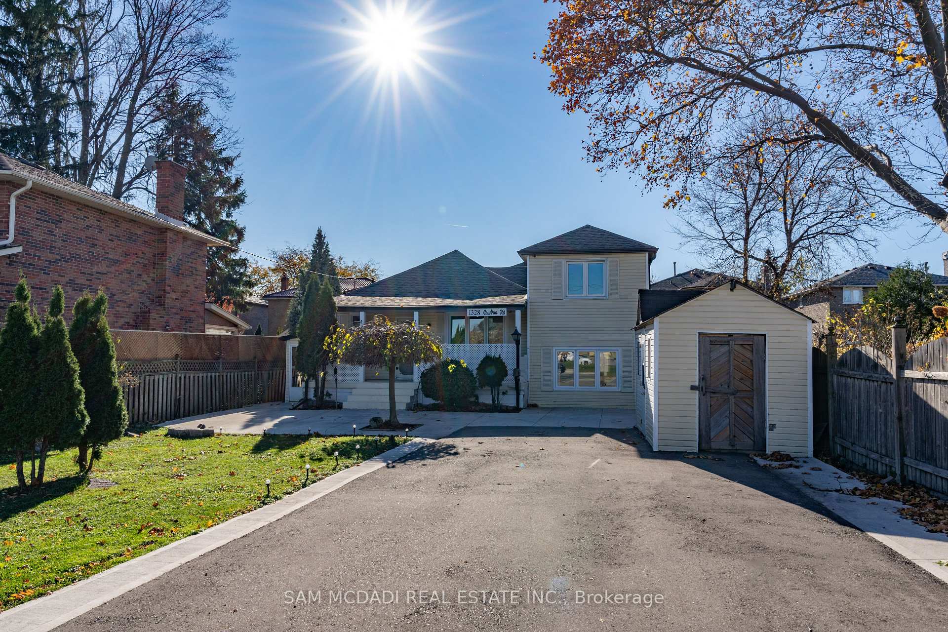 Front of 1328 Cawthra Road
