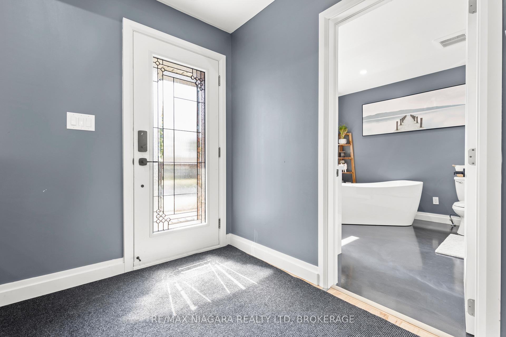 Photo 5 of 32 Ridgewood Drive, Welland, Prince Charles — HOMEH