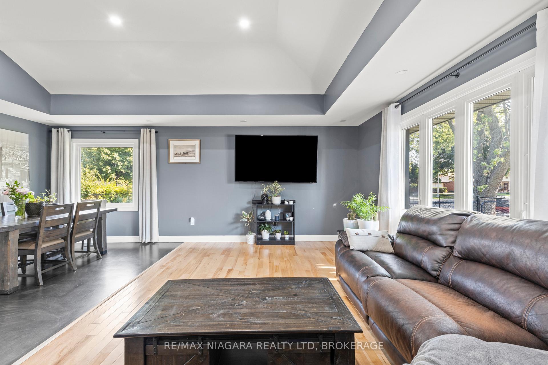 Photo 6 of 32 Ridgewood Drive, Welland, Prince Charles — HOMEH