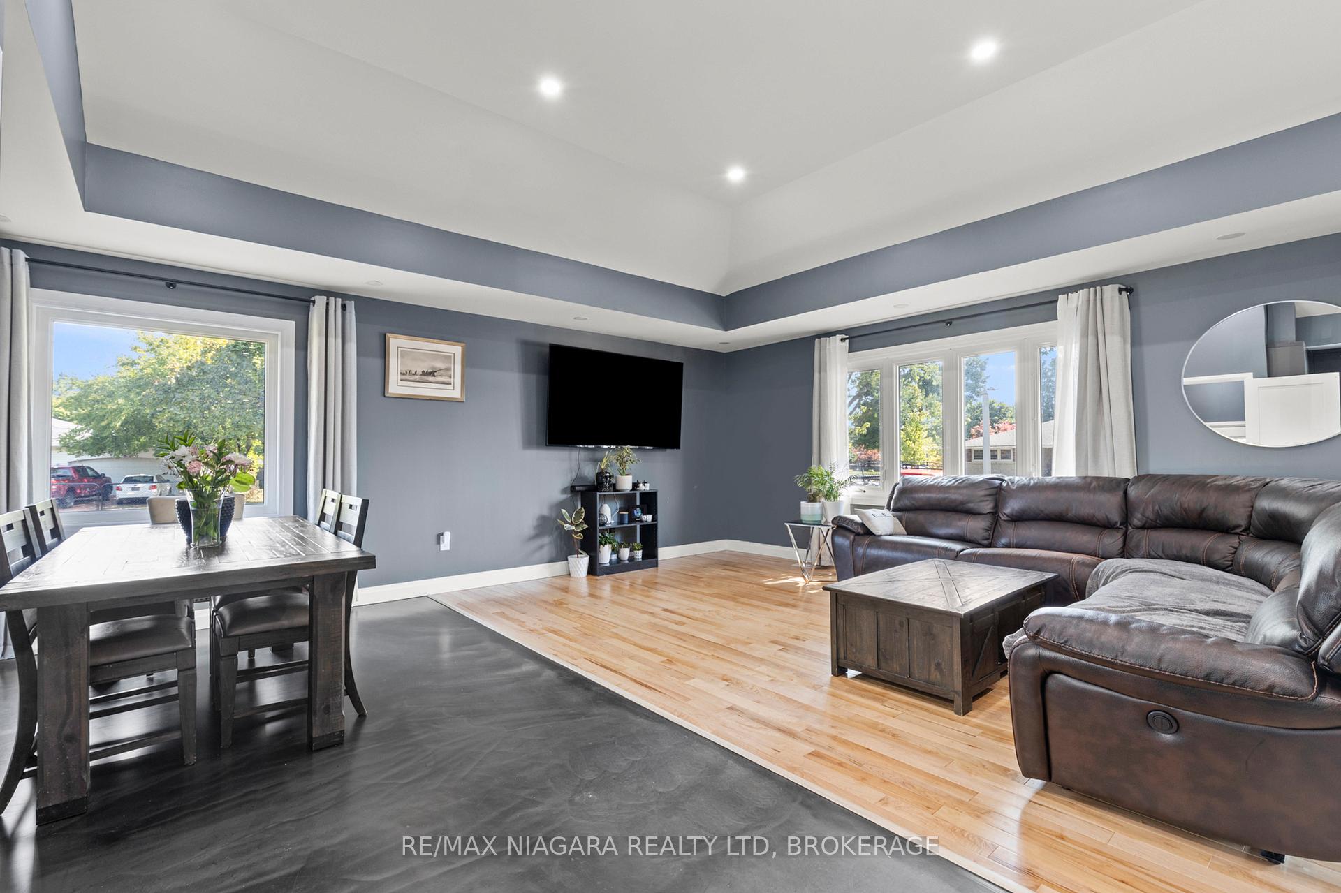 Photo 8 of 32 Ridgewood Drive, Welland, Prince Charles — HOMEH