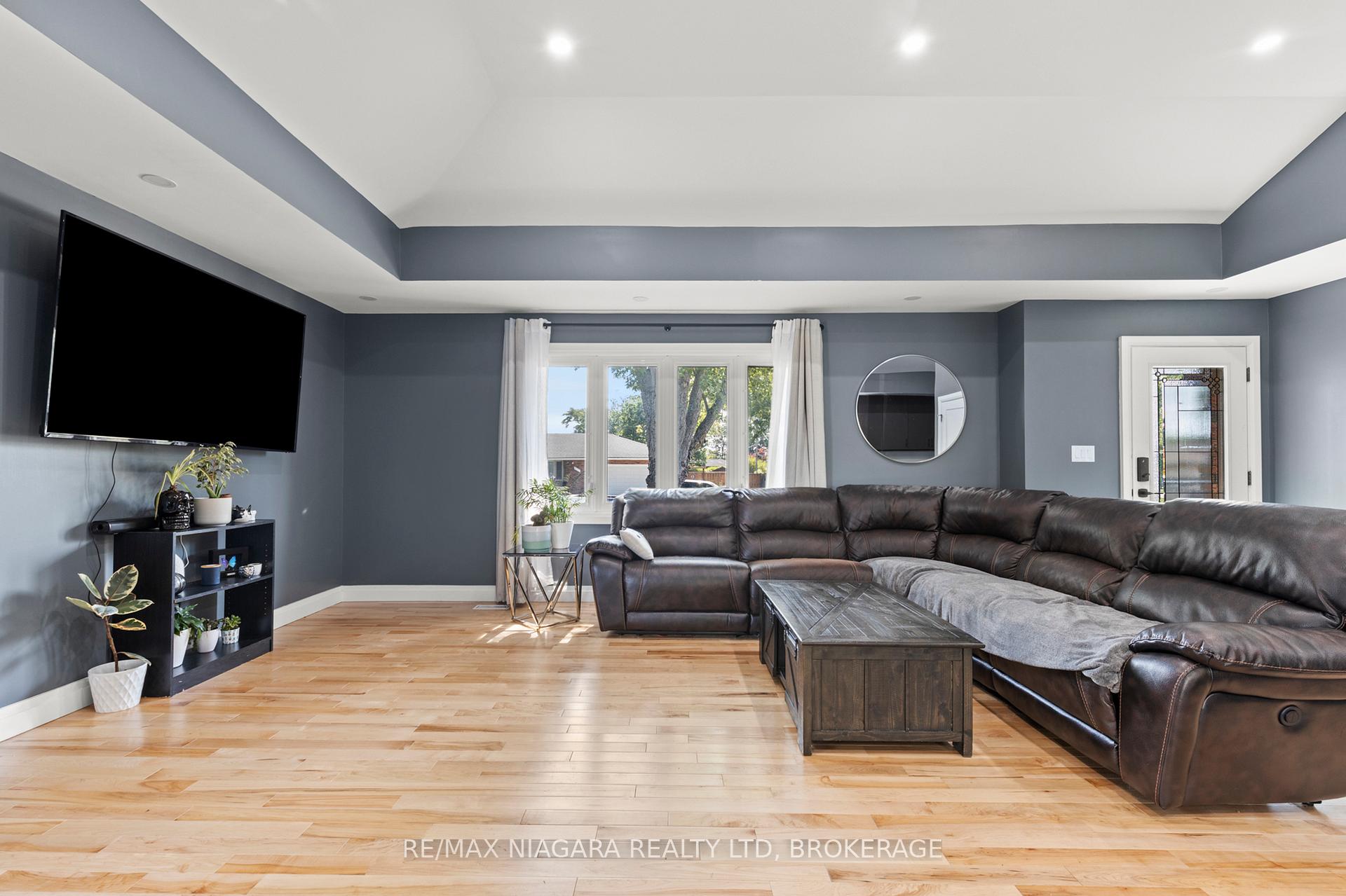Photo 9 of 32 Ridgewood Drive, Welland, Prince Charles — HOMEH