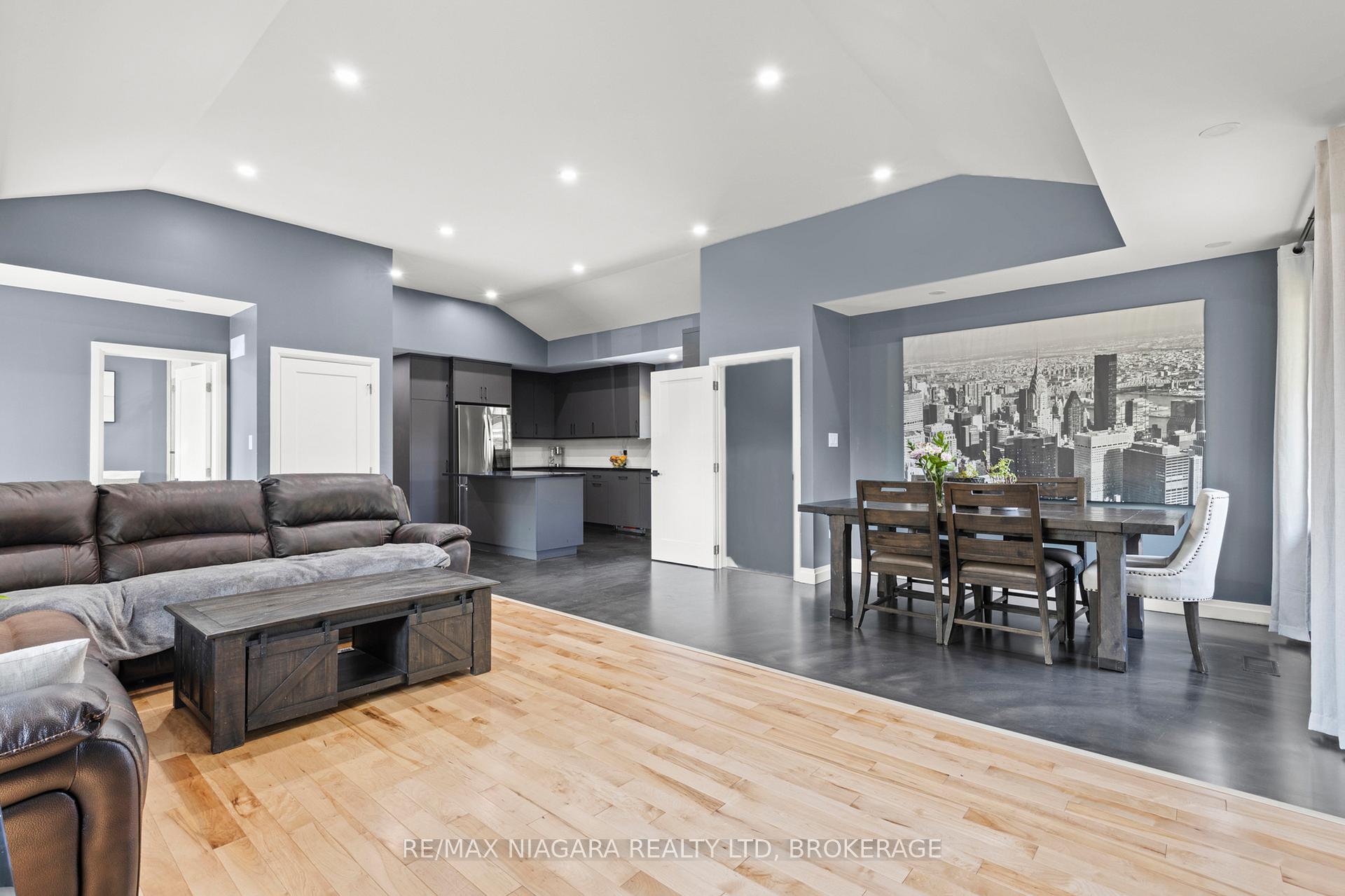 Photo 10 of 32 Ridgewood Drive, Welland, Prince Charles — HOMEH