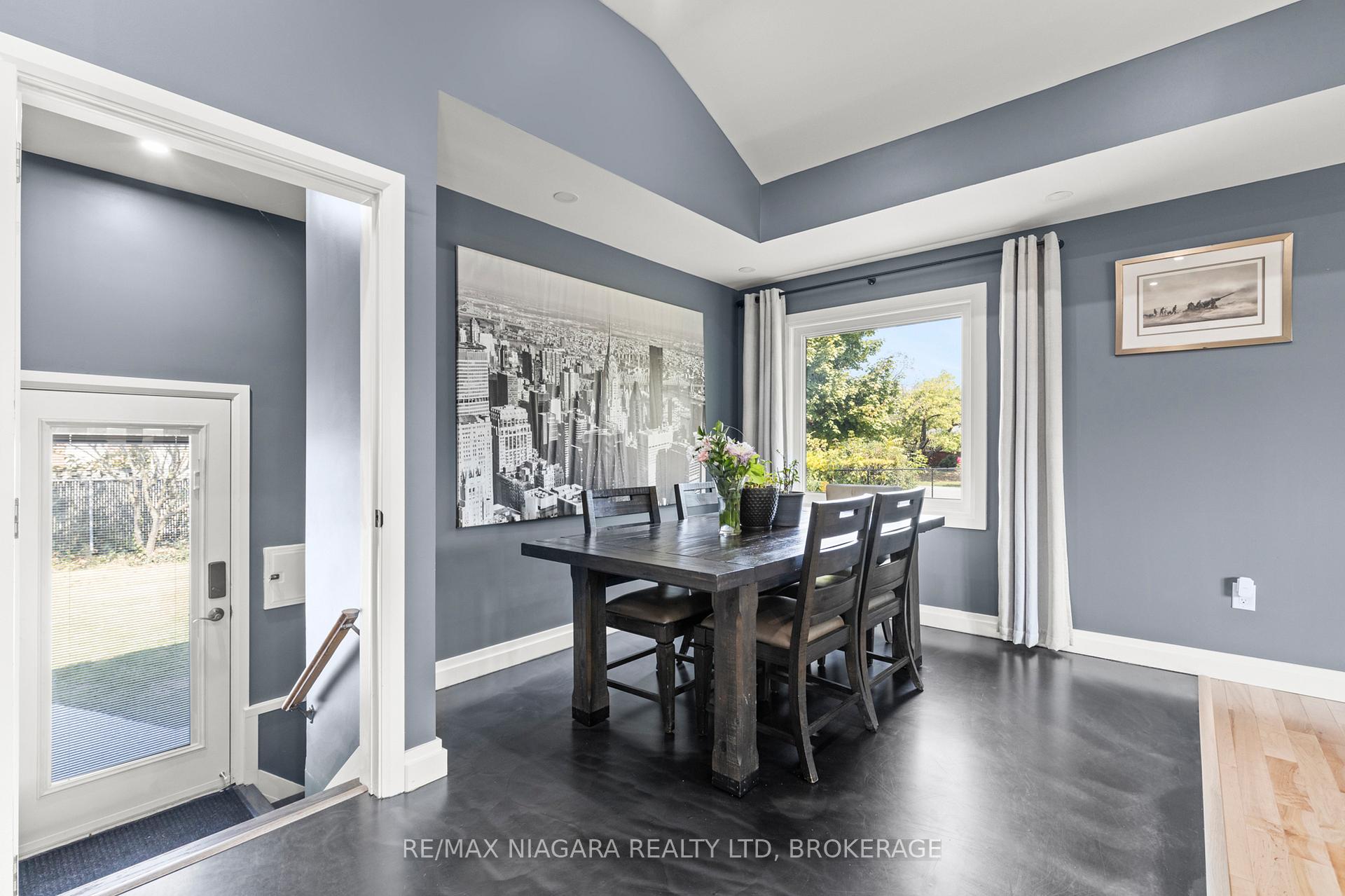Photo 14 of 32 Ridgewood Drive, Welland, Prince Charles — HOMEH