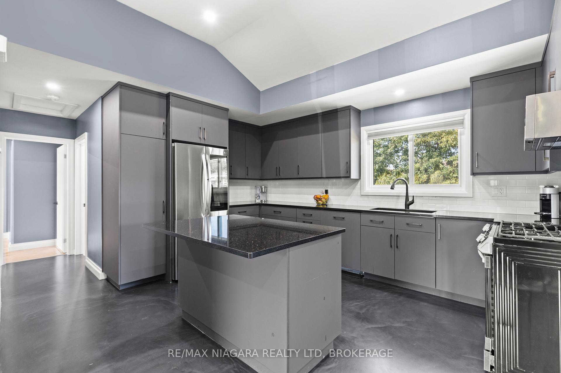 Photo 16 of 32 Ridgewood Drive, Welland, Prince Charles — HOMEH
