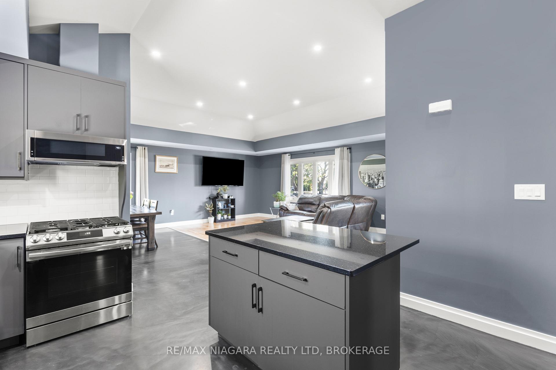 Photo 20 of 32 Ridgewood Drive, Welland, Prince Charles — HOMEH