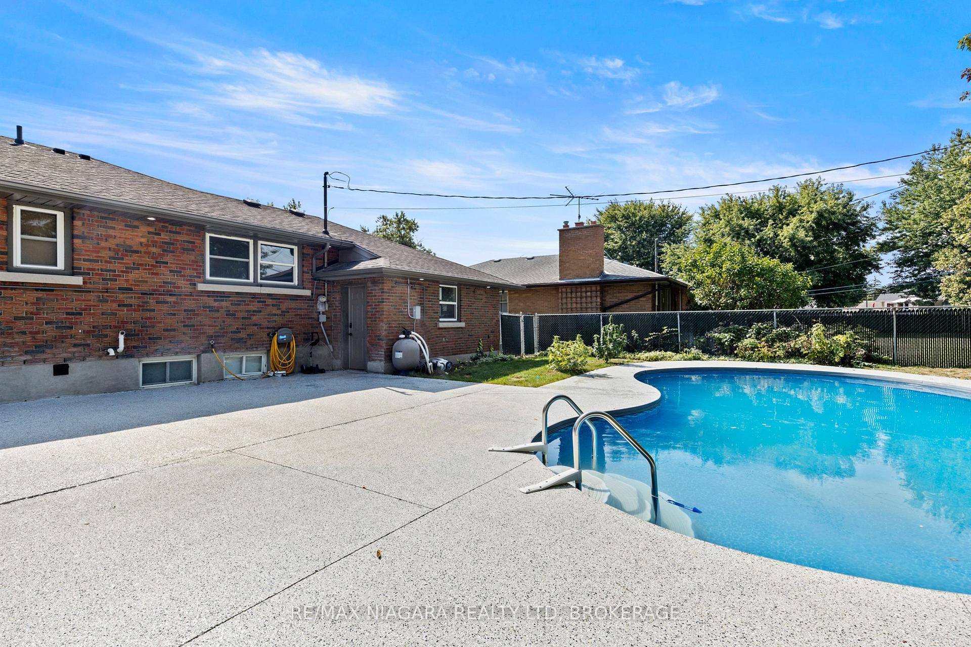 Photo 37 of 32 Ridgewood Drive, Welland, Prince Charles — HOMEH