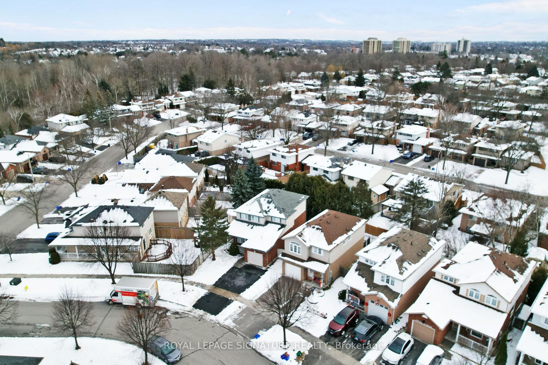 Photo 37 of 451 Compton Crescent, Oshawa, Centennial — HOMEH