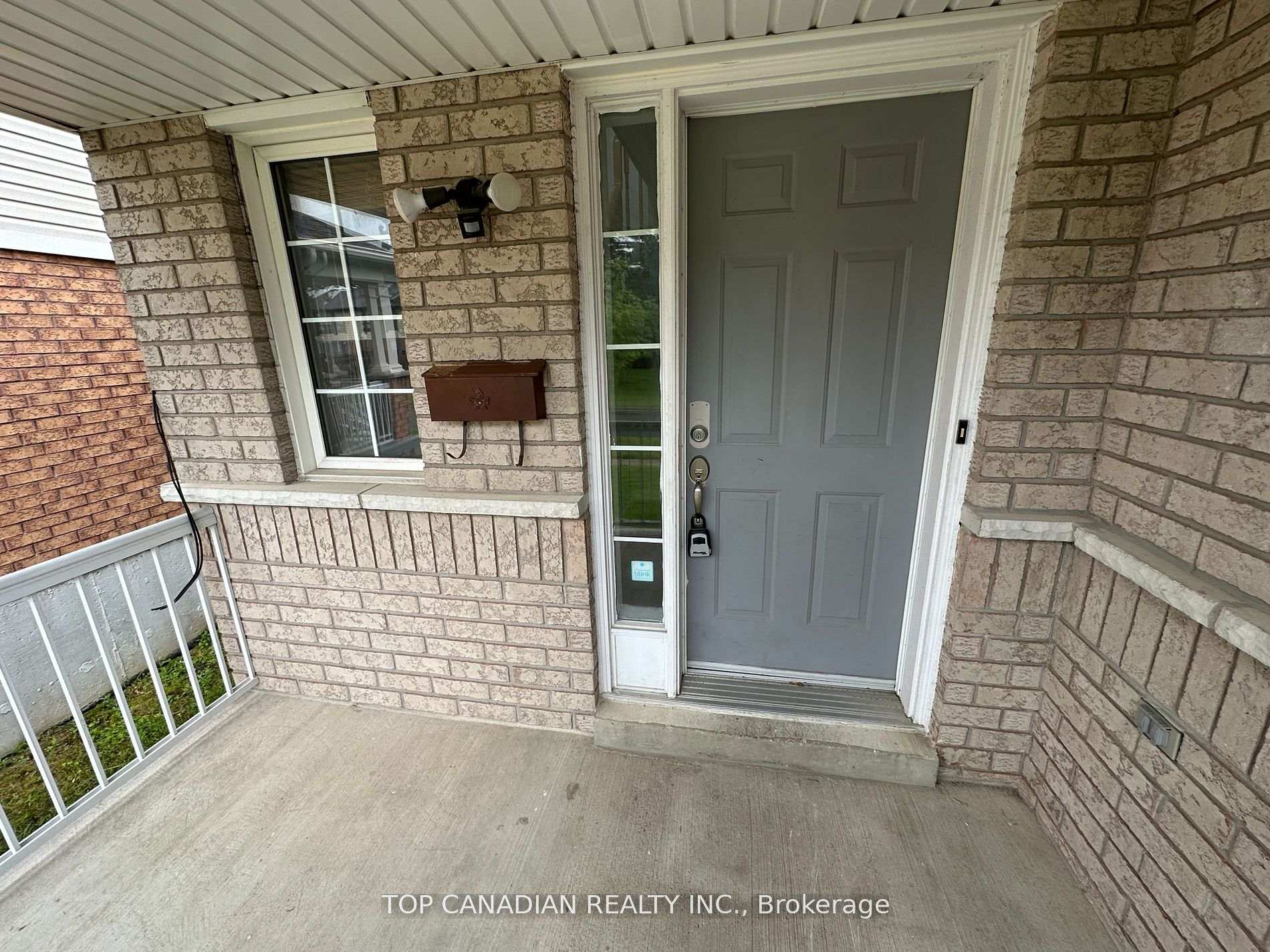 Photo 3 of 178 Glovers Road, Oshawa, Samac — HOMEH
