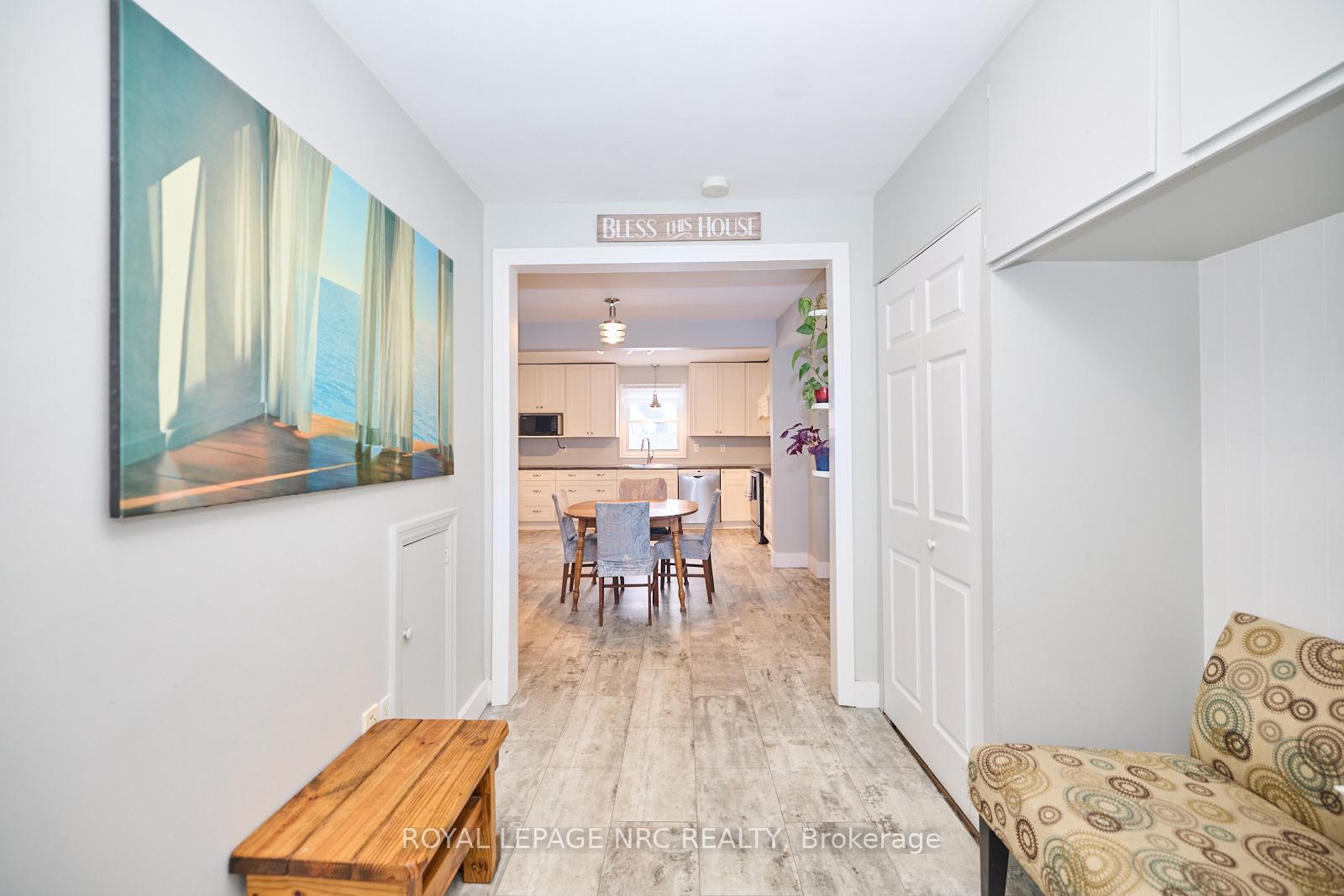 Photo 3 of 86 McAlpine Avenue S, Welland, Lincoln/Crowland — HOMEH