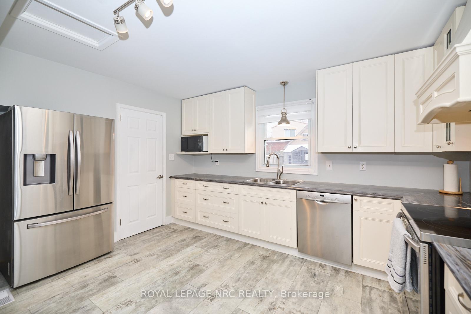 Photo 7 of 86 McAlpine Avenue S, Welland, Lincoln/Crowland — HOMEH