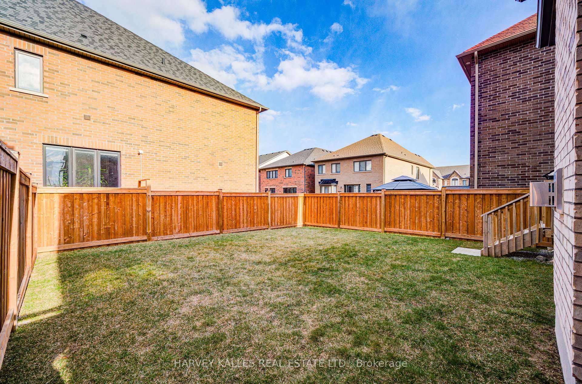 Photo 47 of 7 Capstan Court, Whitby, Lynde Creek — HOMEH