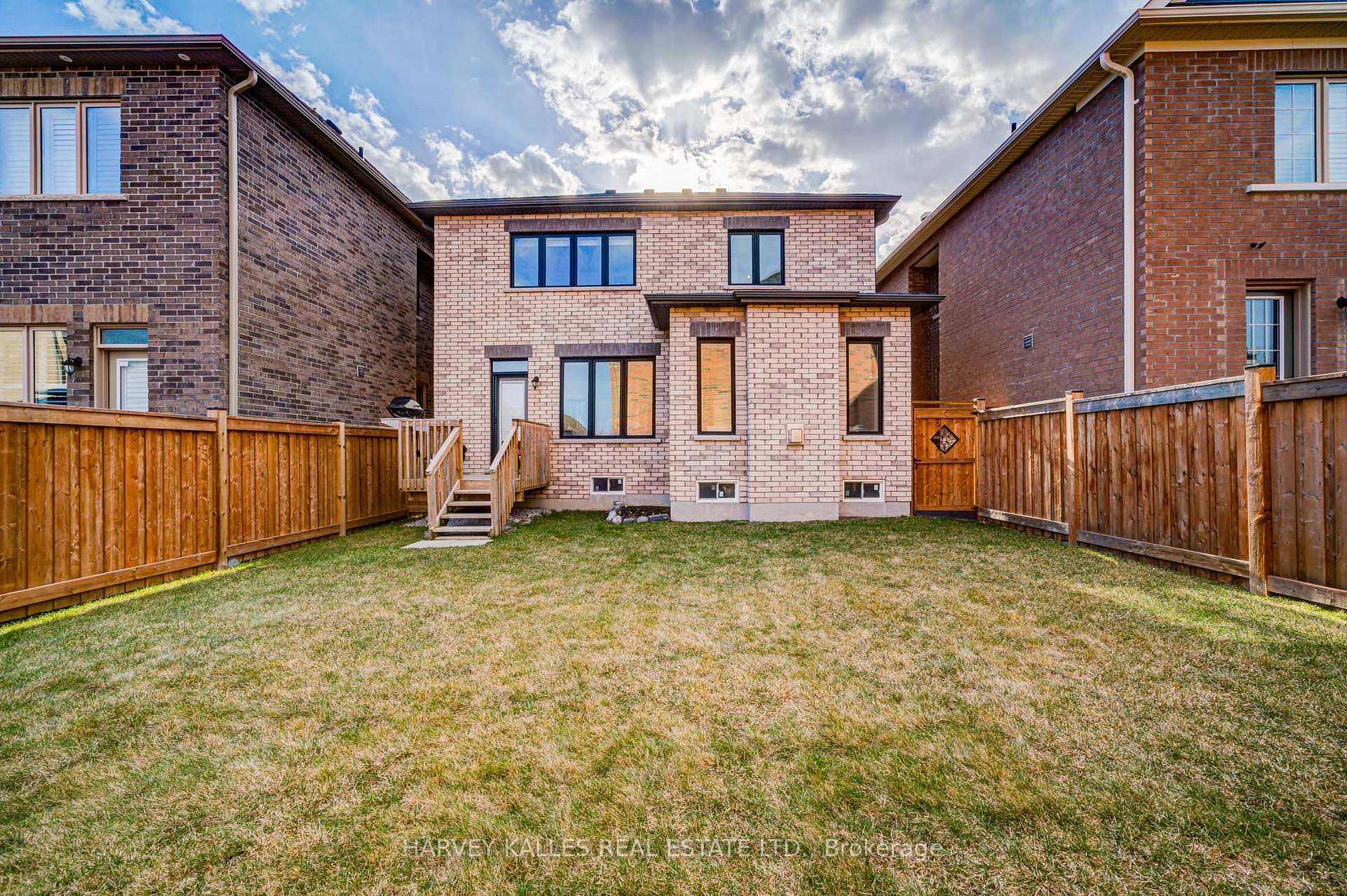 Photo 49 of 7 Capstan Court, Whitby, Lynde Creek — HOMEH