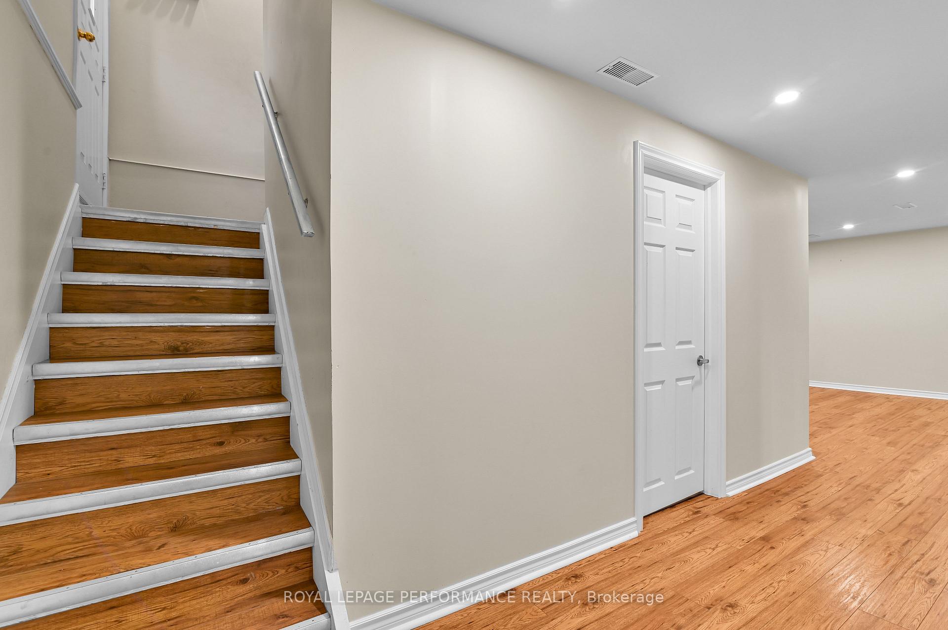 Photo 13 of 882 Balsam Drive, Ottawa, Chatelaine Village — HOMEH