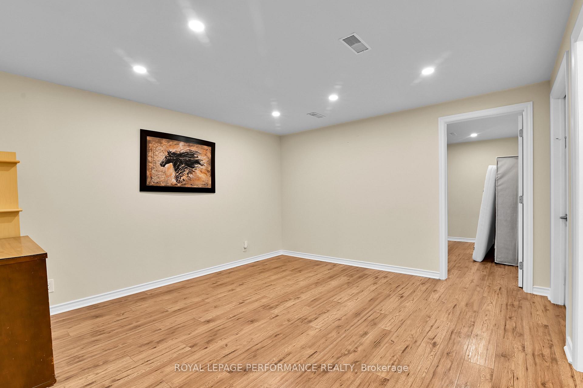 Photo 14 of 882 Balsam Drive, Ottawa, Chatelaine Village — HOMEH