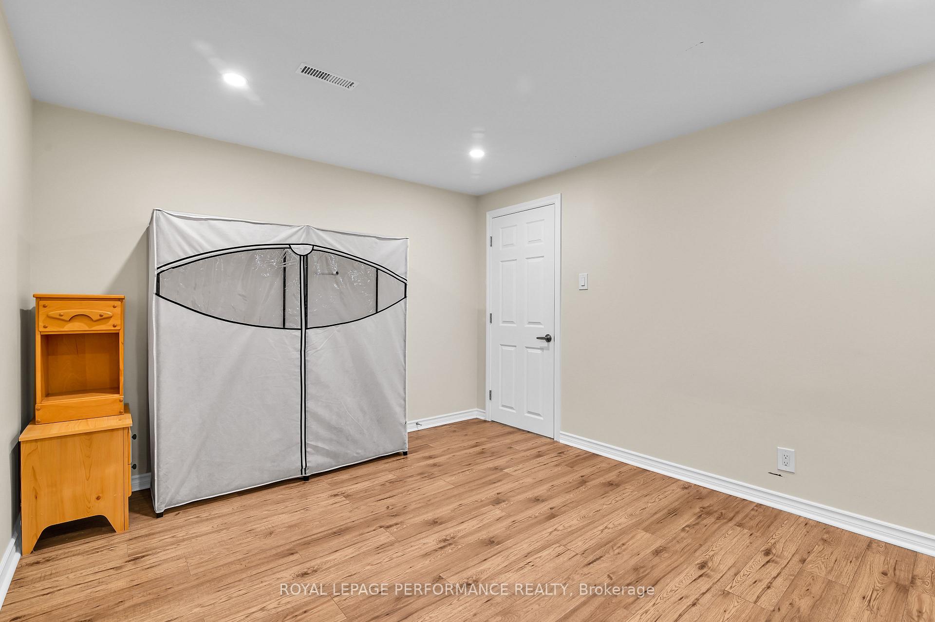 Photo 19 of 882 Balsam Drive, Ottawa, Chatelaine Village — HOMEH