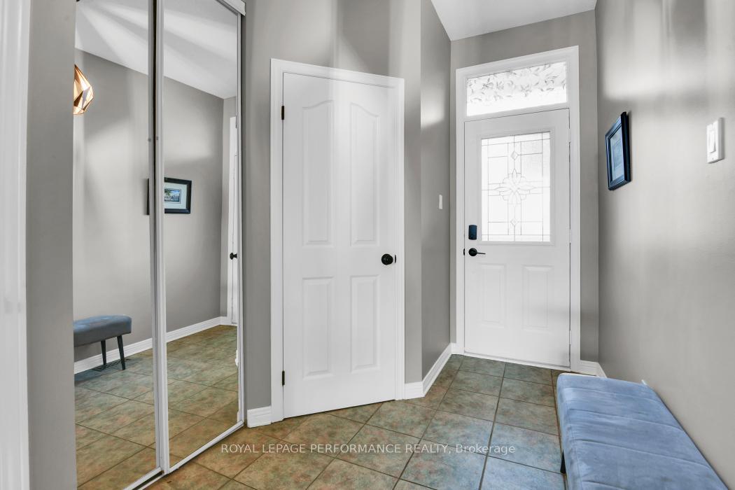 Photo 2 of 948 Markwick Crescent, Ottawa, Notting Hill/Summerside — HOMEH
