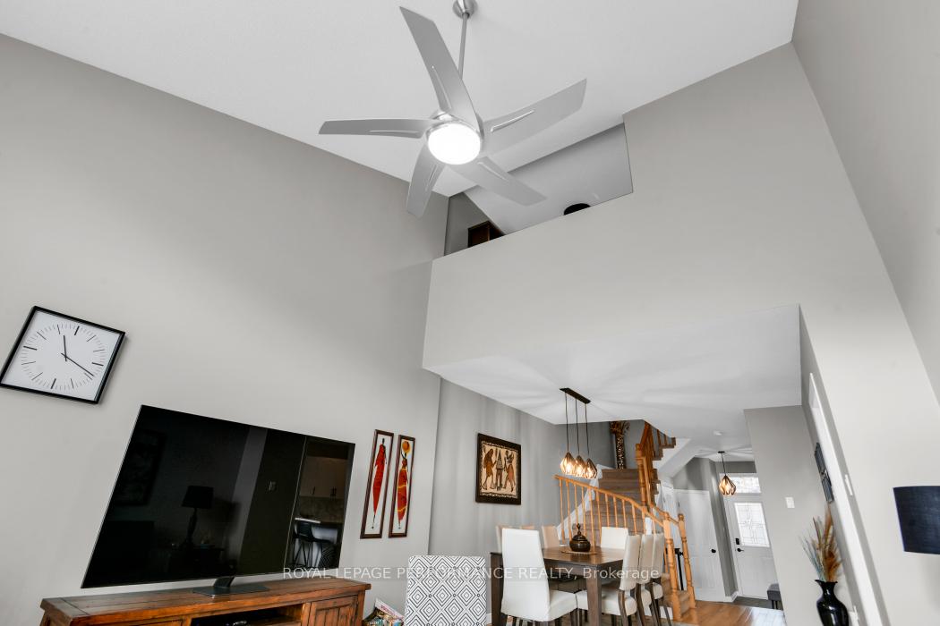 Photo 8 of 948 Markwick Crescent, Ottawa, Notting Hill/Summerside — HOMEH