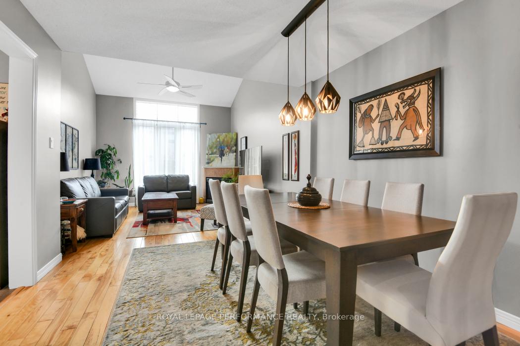 Photo 10 of 948 Markwick Crescent, Ottawa, Notting Hill/Summerside — HOMEH