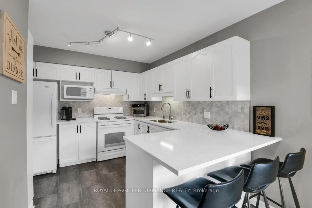 Photo 11 of 948 Markwick Crescent, Ottawa, Notting Hill/Summerside — HOMEH