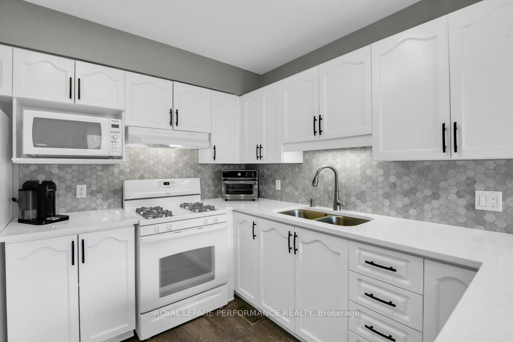 Photo 12 of 948 Markwick Crescent, Ottawa, Notting Hill/Summerside — HOMEH
