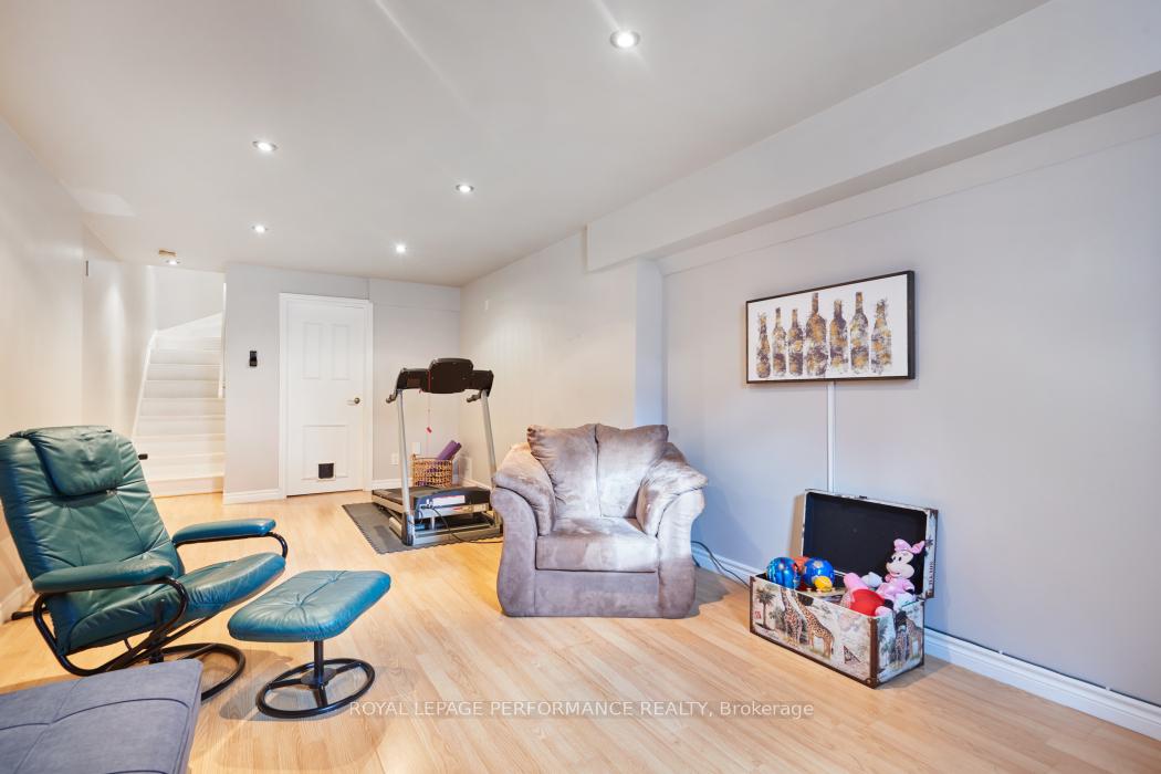 Photo 28 of 948 Markwick Crescent, Ottawa, Notting Hill/Summerside — HOMEH