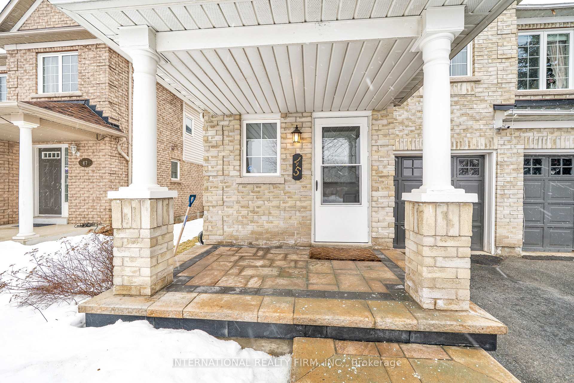 Photo 3 of 45 Oglevie Drive, Whitby, Pringle Creek — HOMEH