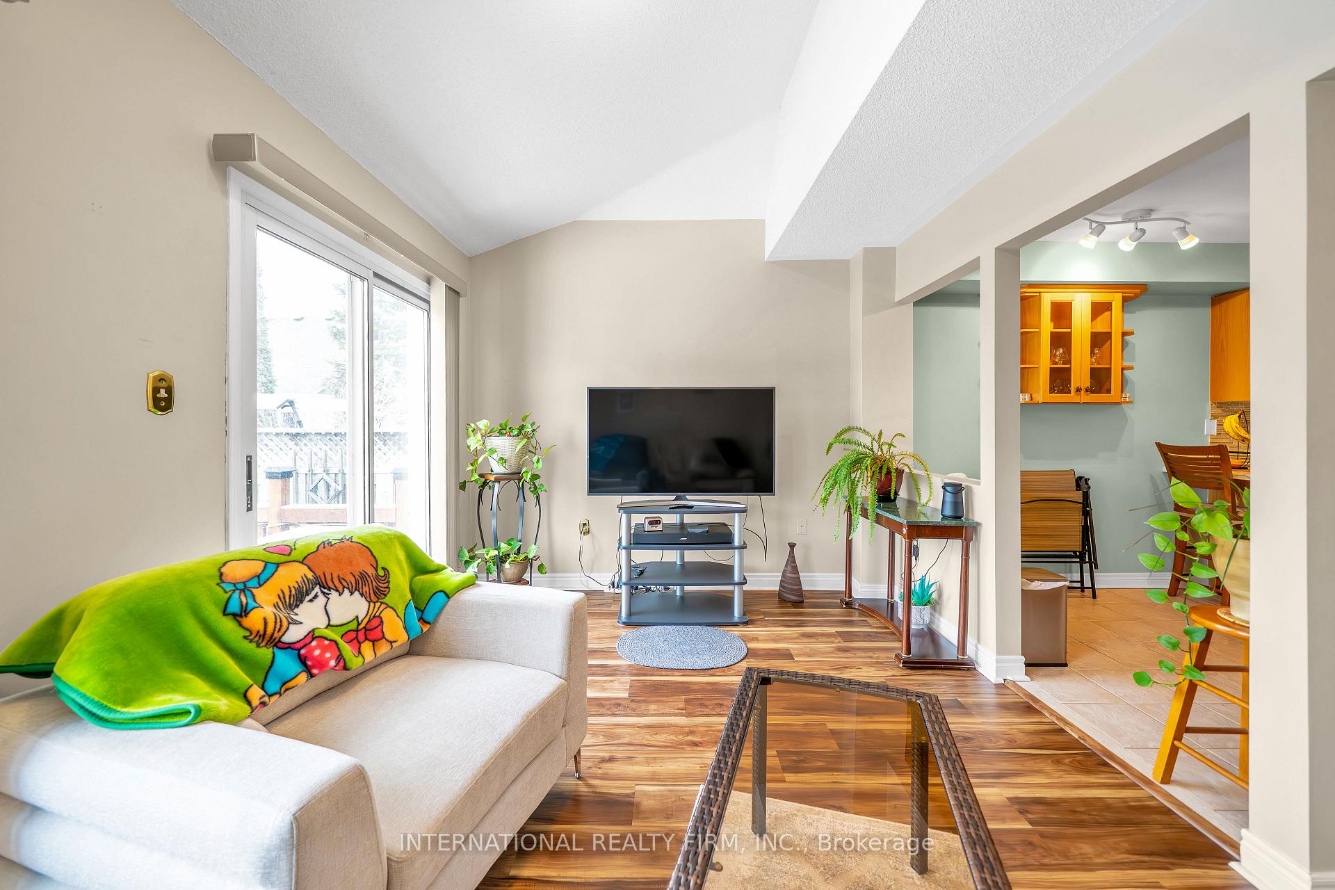 Photo 18 of 45 Oglevie Drive, Whitby, Pringle Creek — HOMEH
