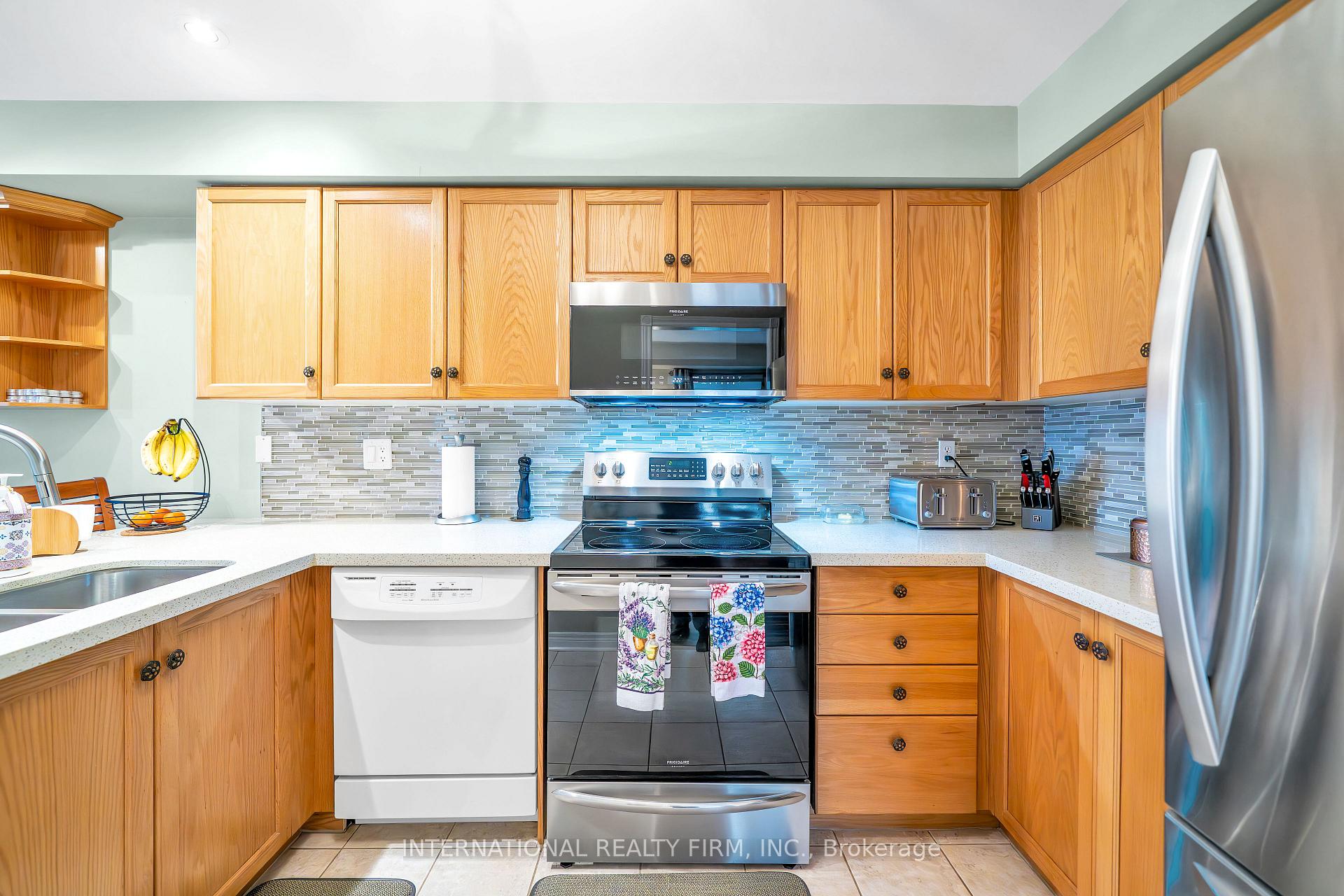 Photo 22 of 45 Oglevie Drive, Whitby, Pringle Creek — HOMEH