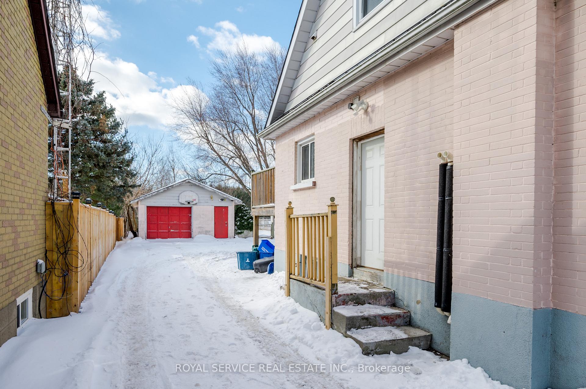 Photo 3 of 1402 Simcoe Street S, Oshawa, Lakeview — HOMEH