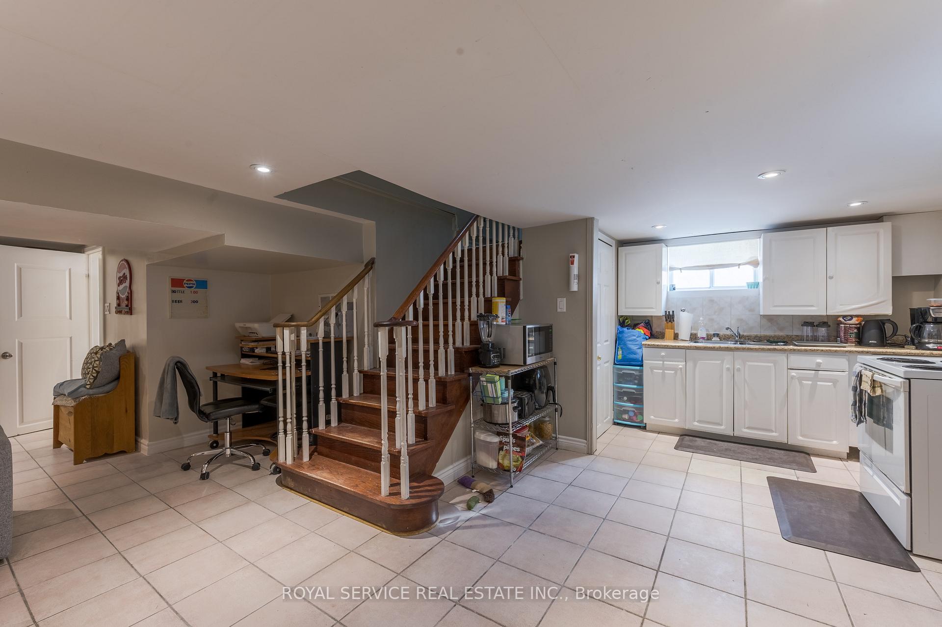 Photo 4 of 1402 Simcoe Street S, Oshawa, Lakeview — HOMEH