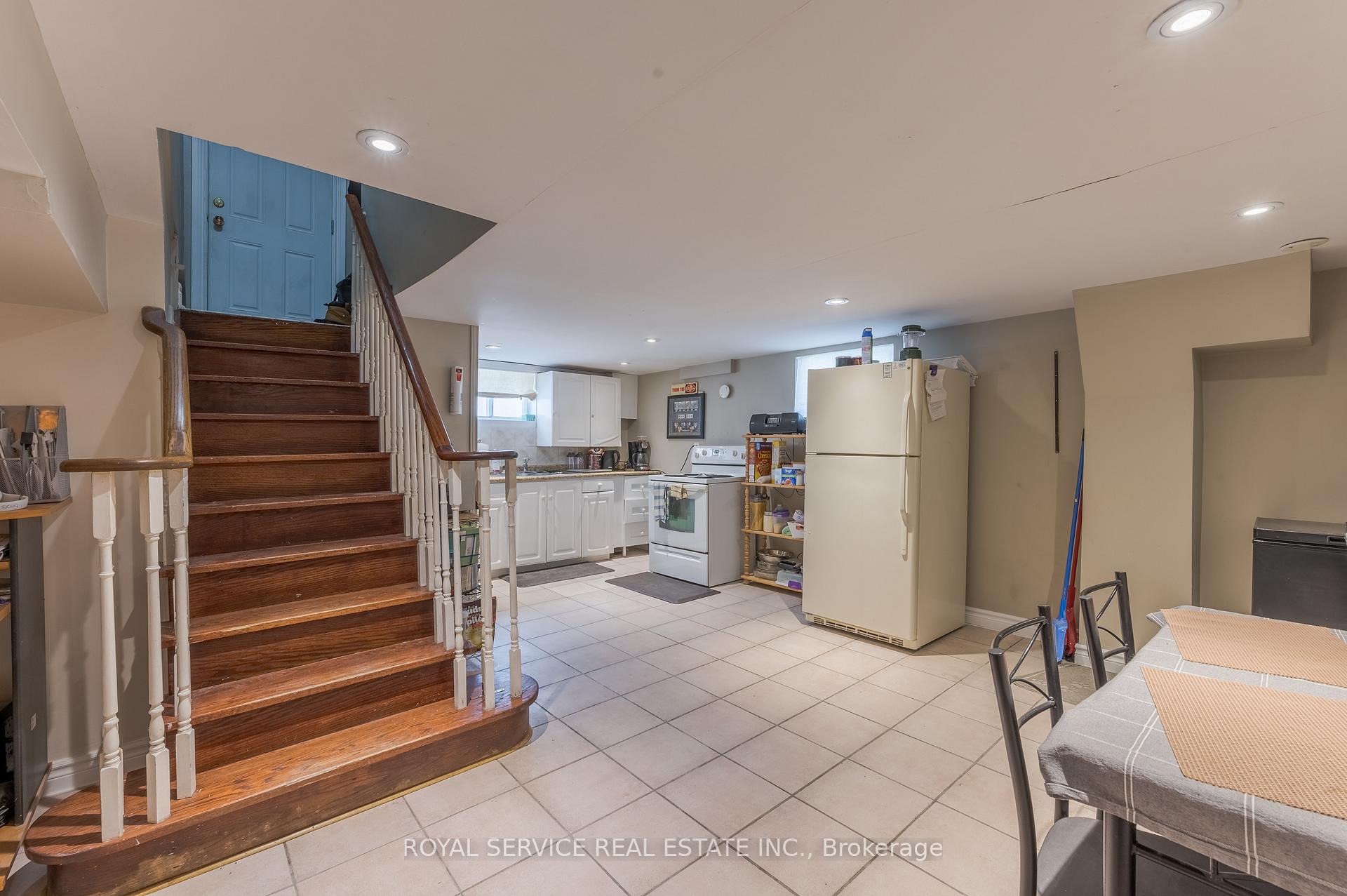 Photo 8 of 1402 Simcoe Street S, Oshawa, Lakeview — HOMEH