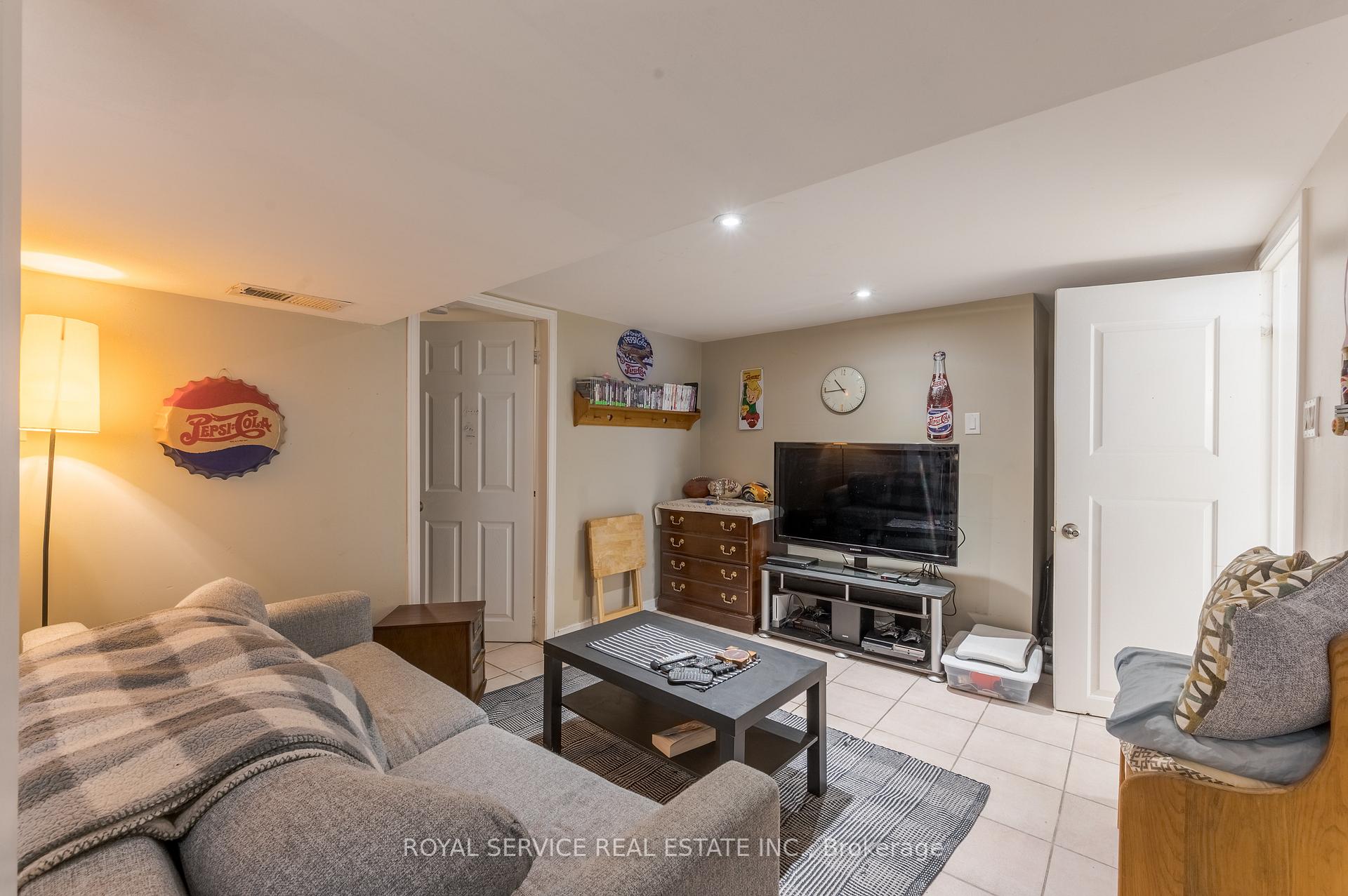 Photo 10 of 1402 Simcoe Street S, Oshawa, Lakeview — HOMEH
