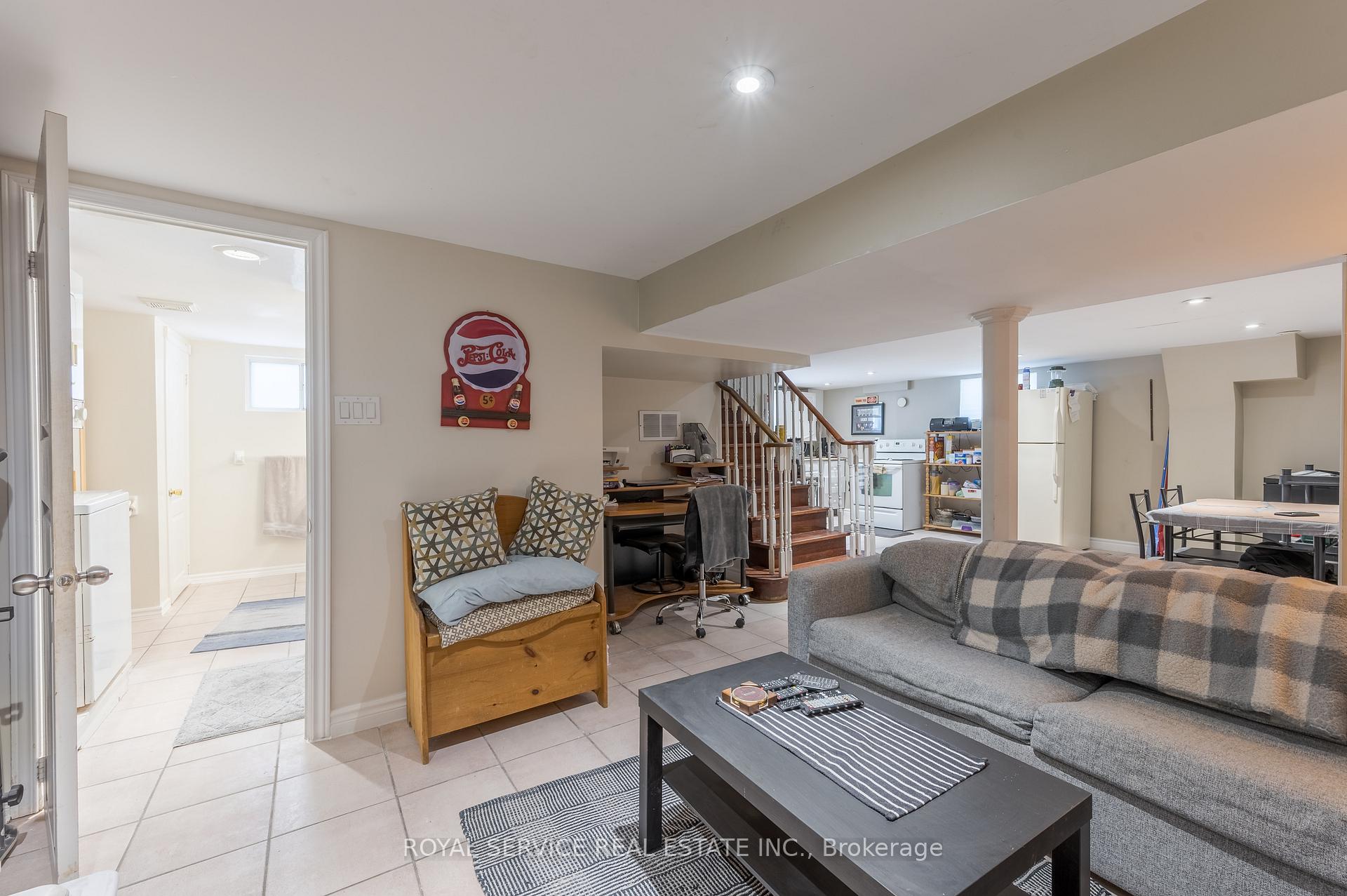 Photo 11 of 1402 Simcoe Street S, Oshawa, Lakeview — HOMEH