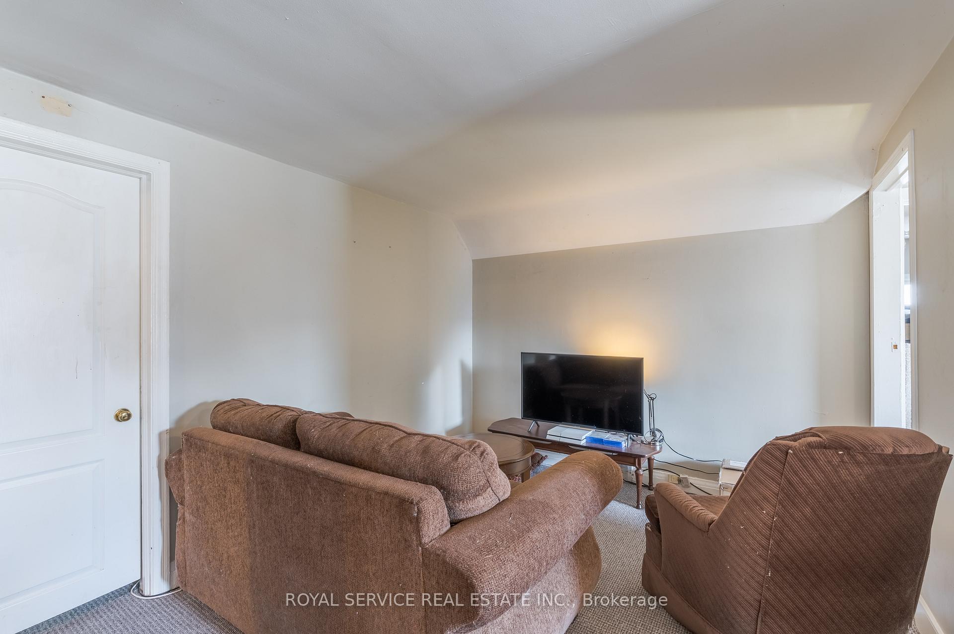 Photo 22 of 1402 Simcoe Street S, Oshawa, Lakeview — HOMEH
