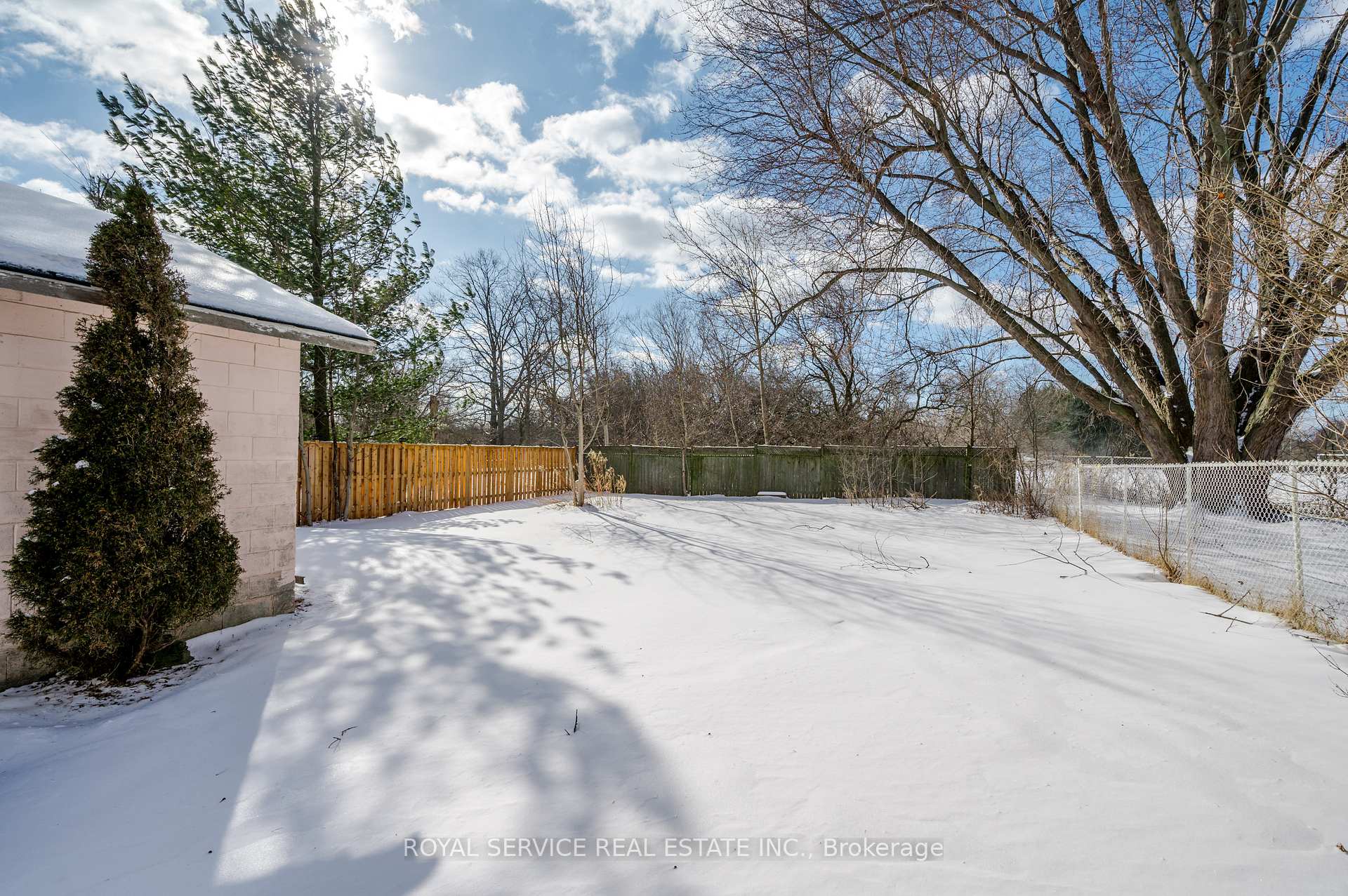 Photo 25 of 1402 Simcoe Street S, Oshawa, Lakeview — HOMEH