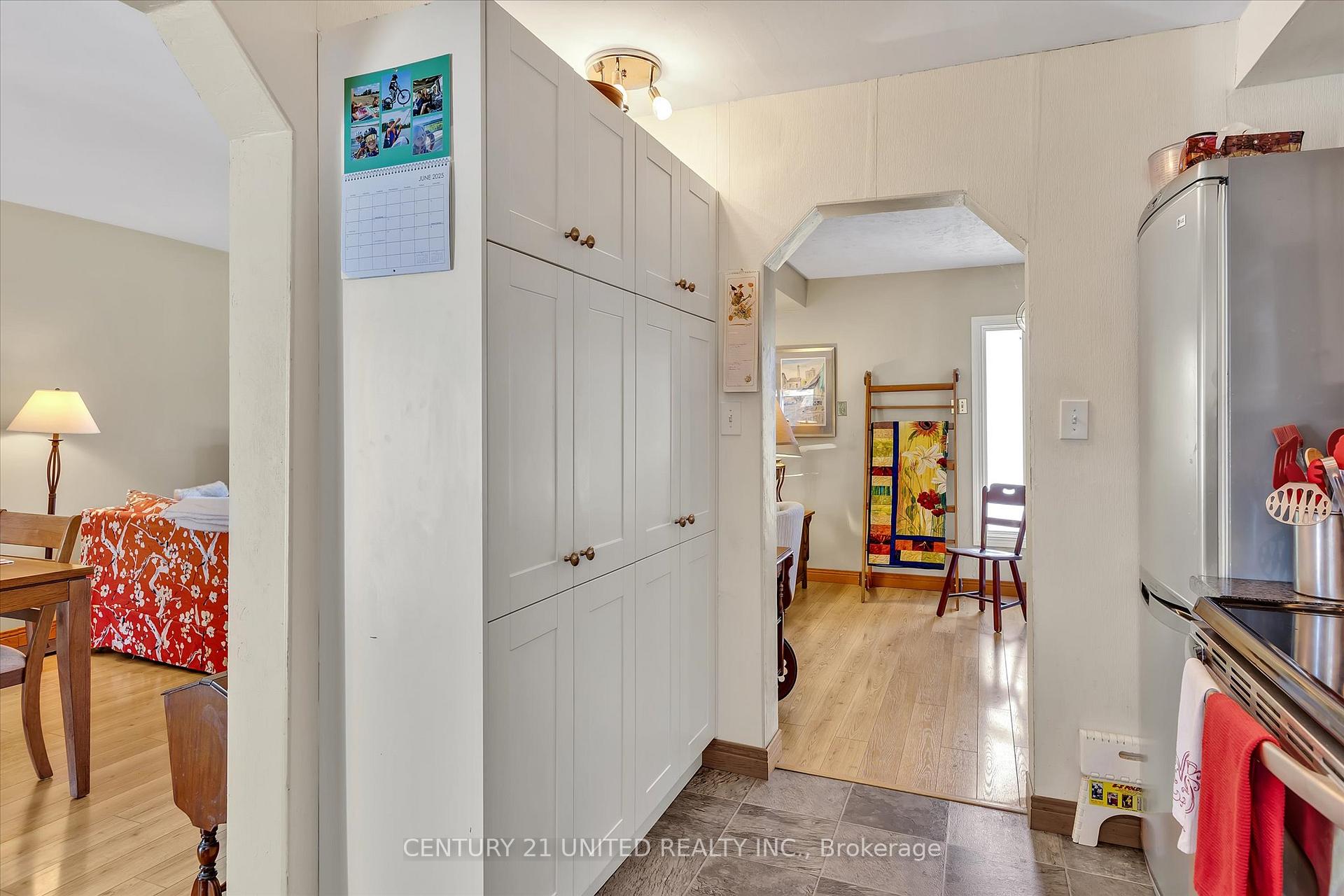 Photo 11 of 236 Lee Street, Peterborough, Northcrest Ward 5 — HOMEH