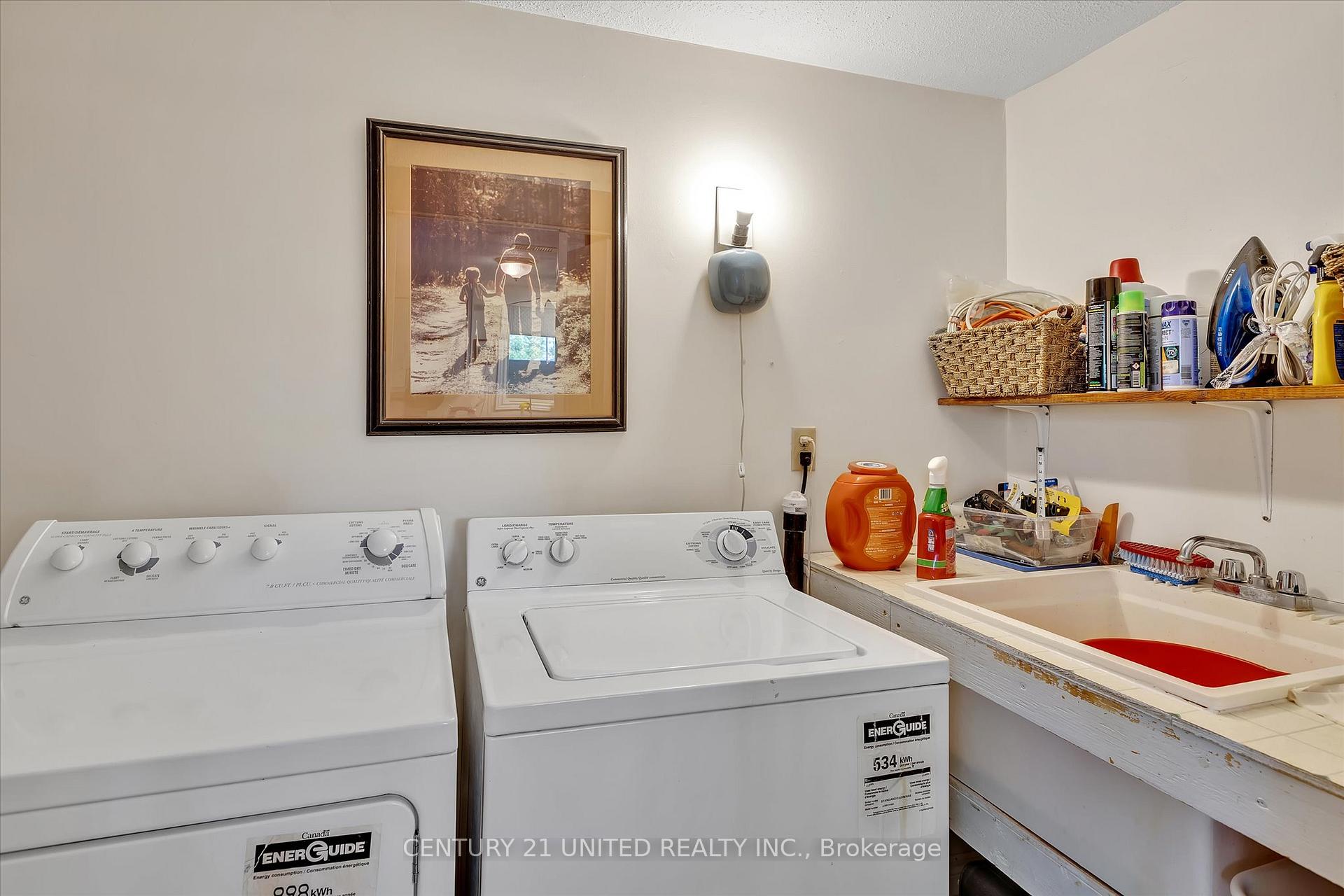 Photo 20 of 236 Lee Street, Peterborough, Northcrest Ward 5 — HOMEH