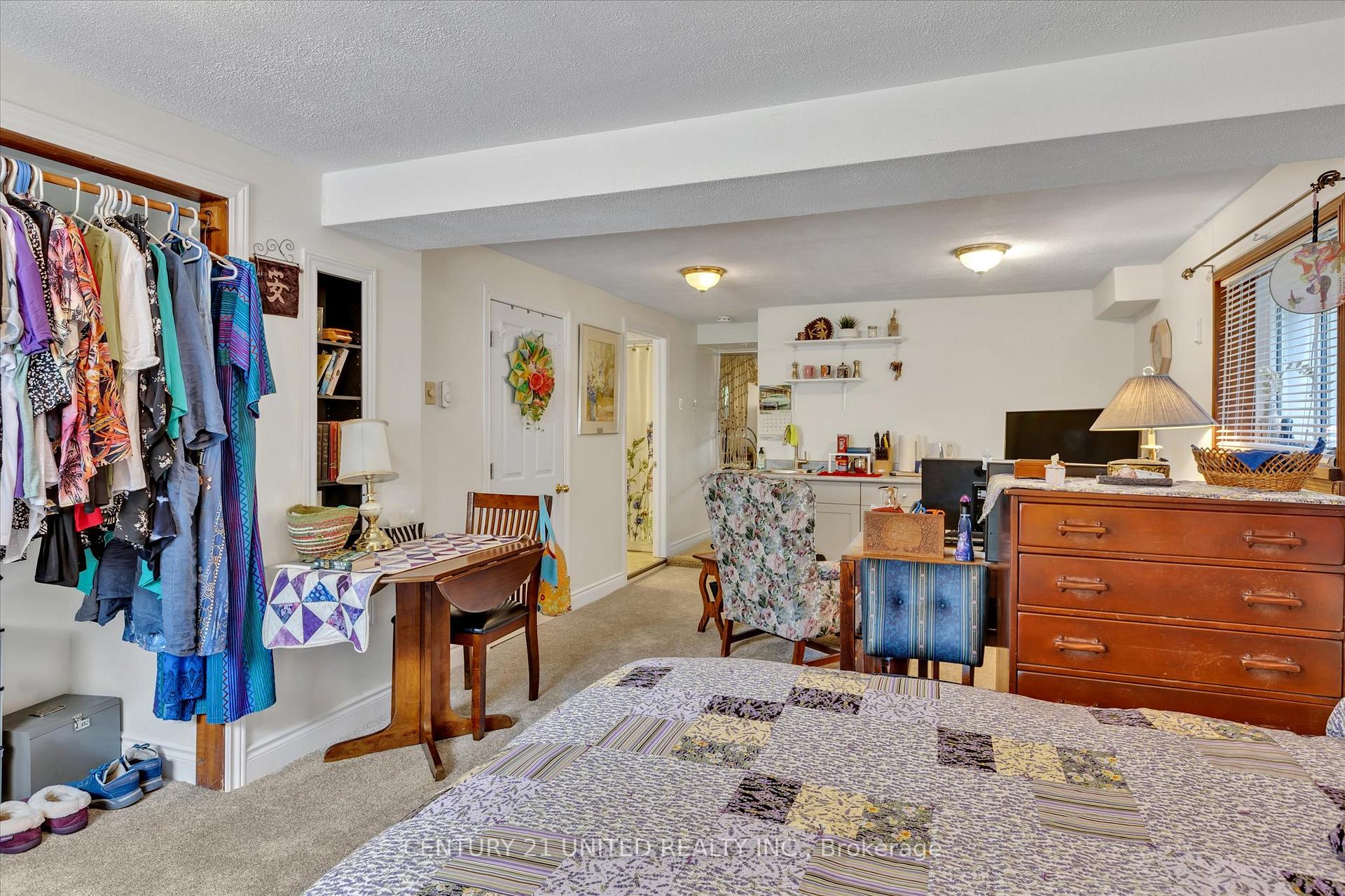 Photo 24 of 236 Lee Street, Peterborough, Northcrest Ward 5 — HOMEH