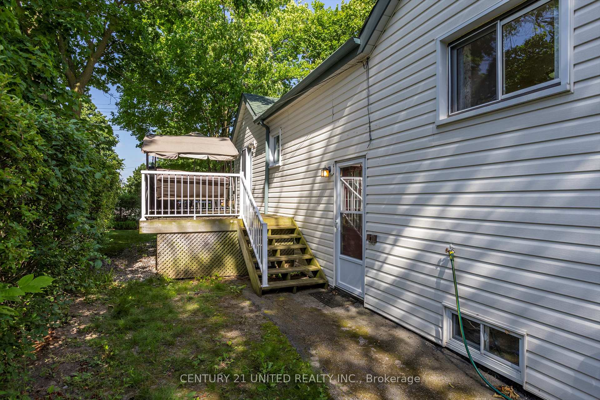 Photo 28 of 236 Lee Street, Peterborough, Northcrest Ward 5 — HOMEH