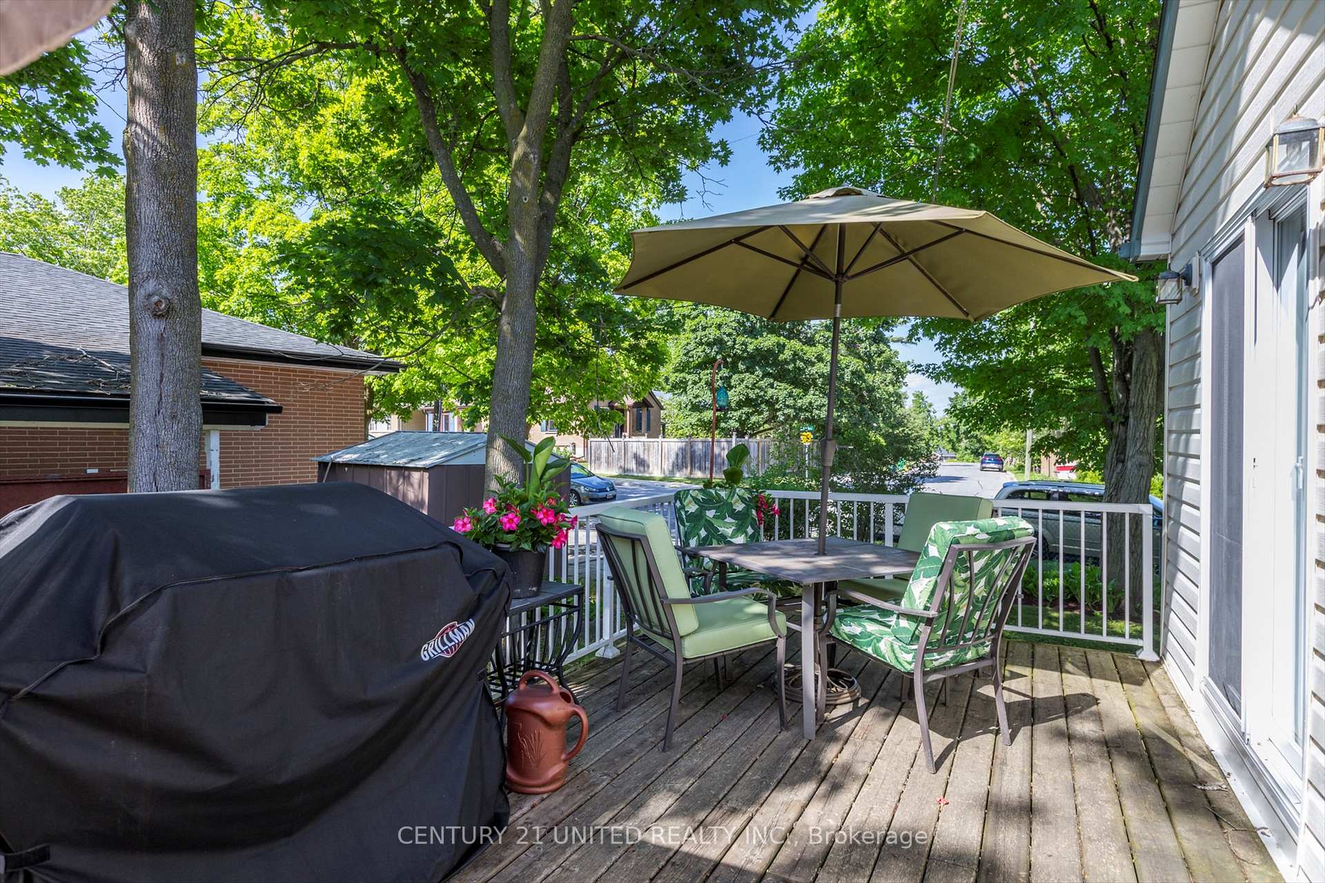 Photo 29 of 236 Lee Street, Peterborough, Northcrest Ward 5 — HOMEH