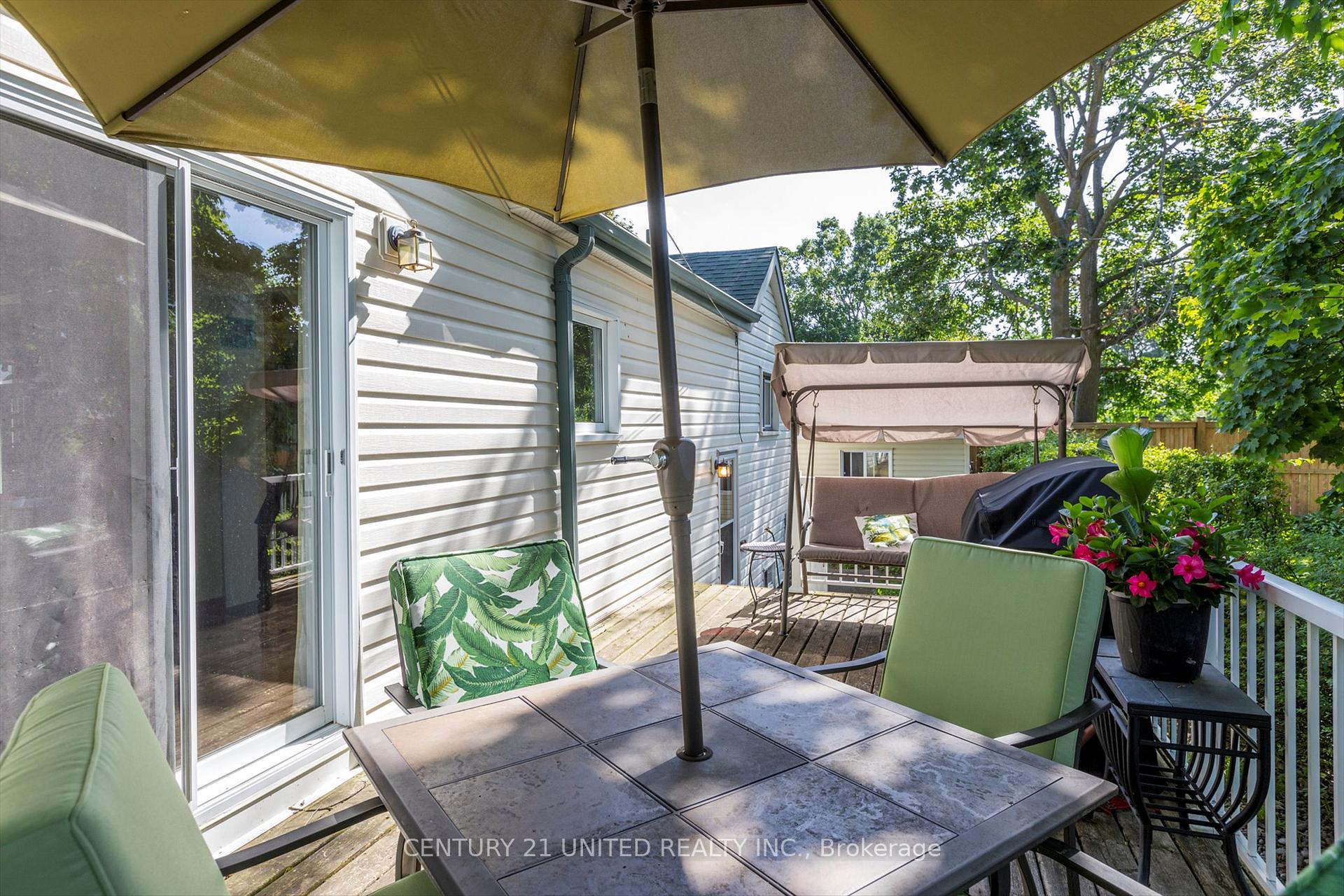 Photo 30 of 236 Lee Street, Peterborough, Northcrest Ward 5 — HOMEH