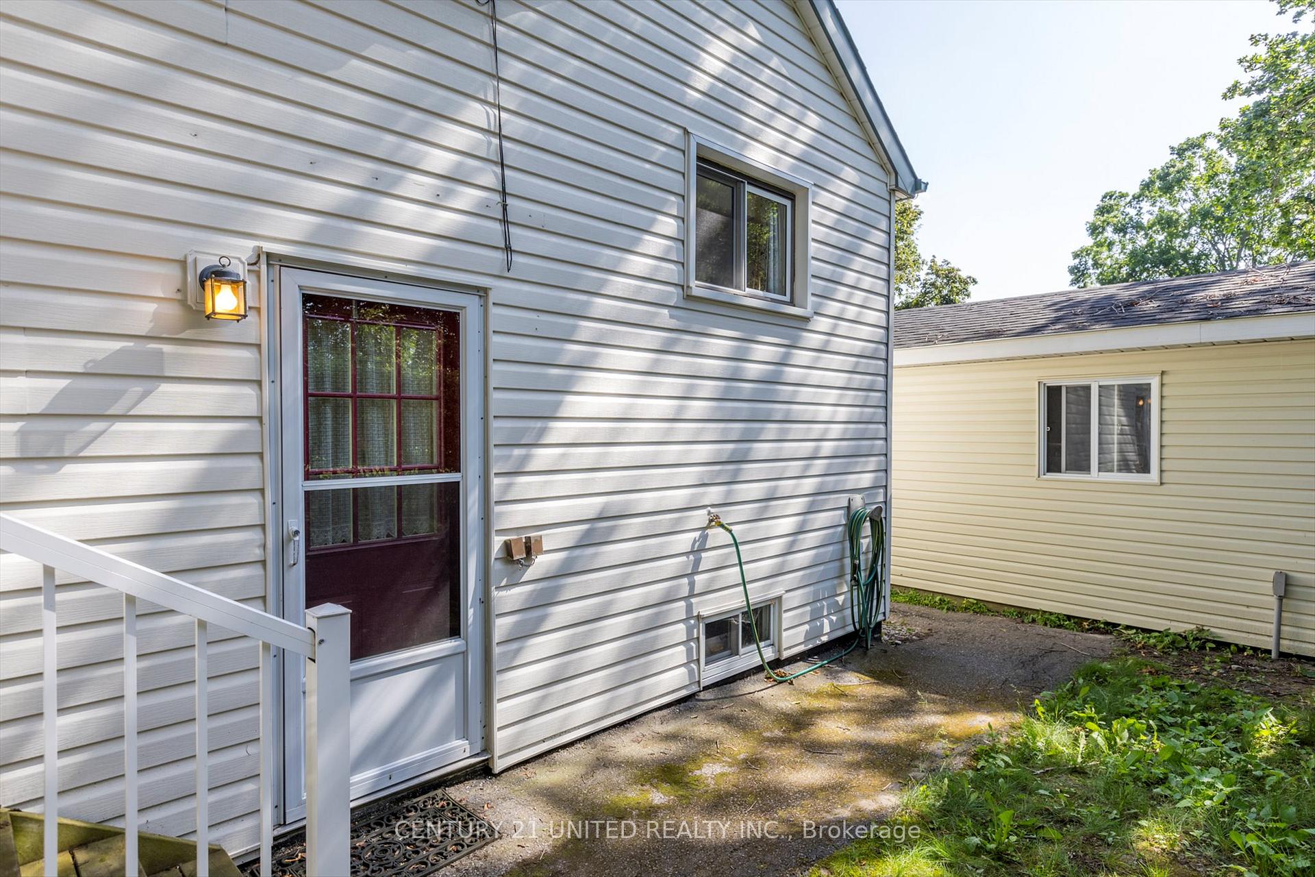 Photo 32 of 236 Lee Street, Peterborough, Northcrest Ward 5 — HOMEH