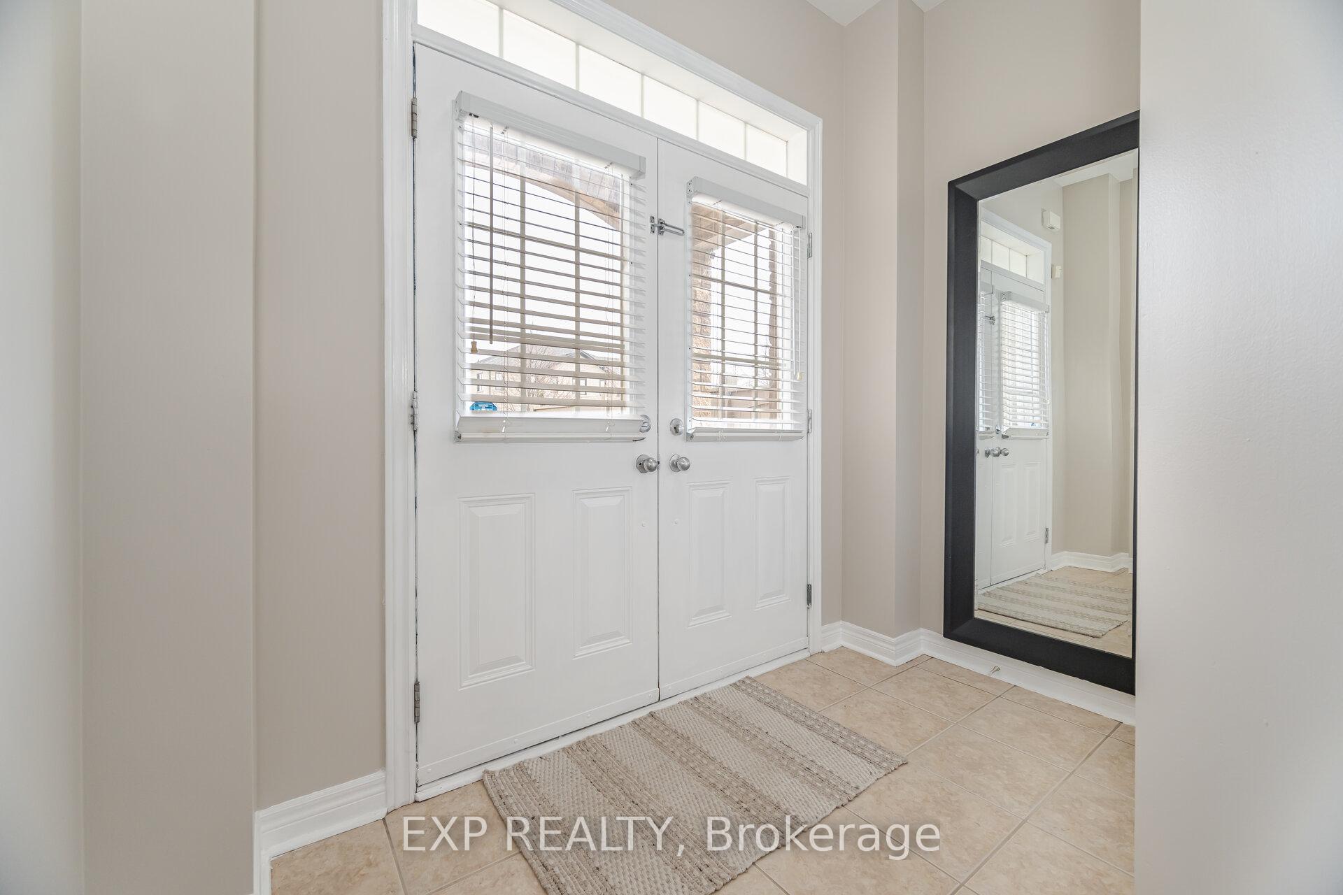 Photo 4 of 245 Worthview Drive, Vaughan, West Woodbridge — HOMEH