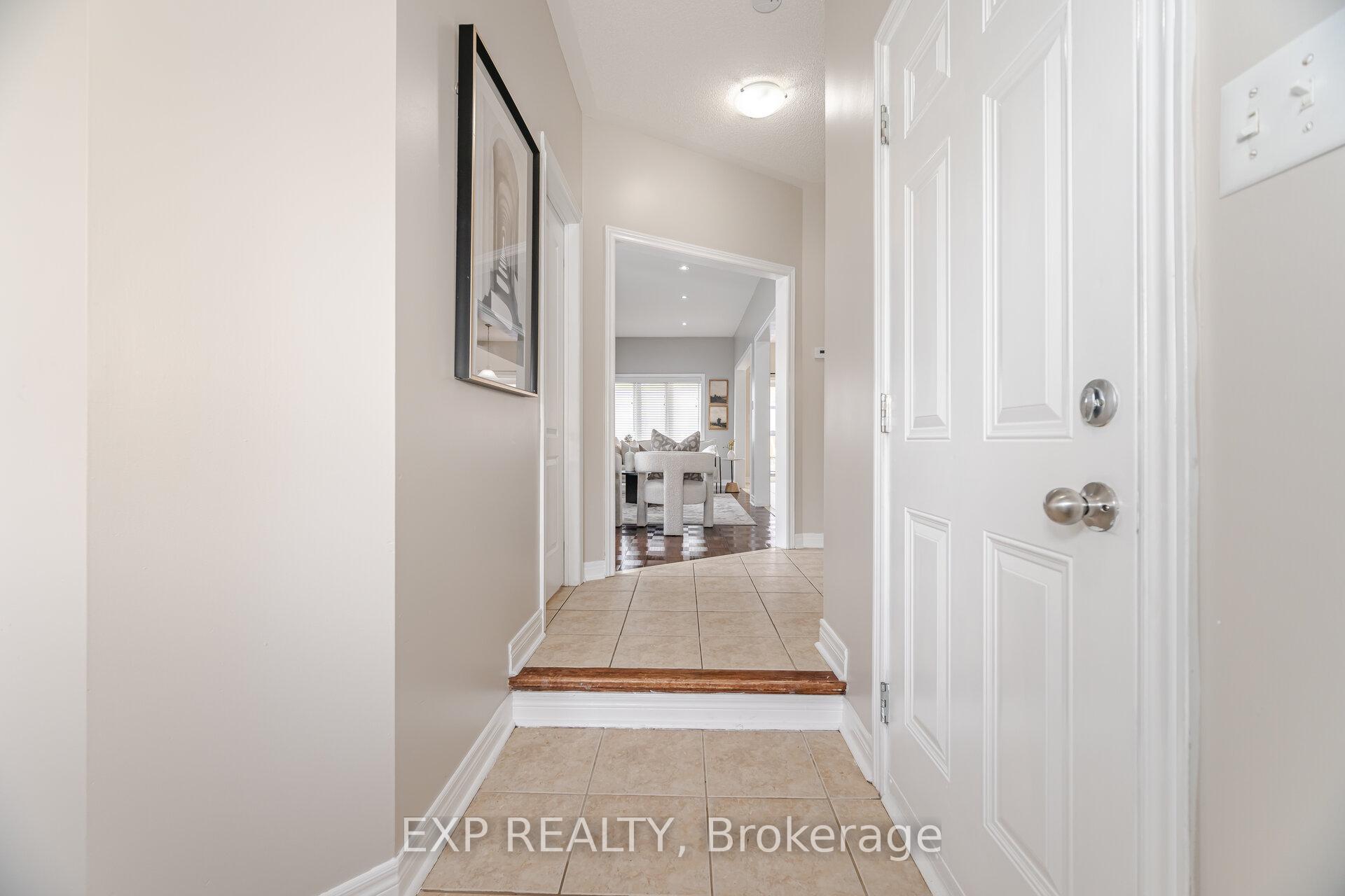 Photo 5 of 245 Worthview Drive, Vaughan, West Woodbridge — HOMEH