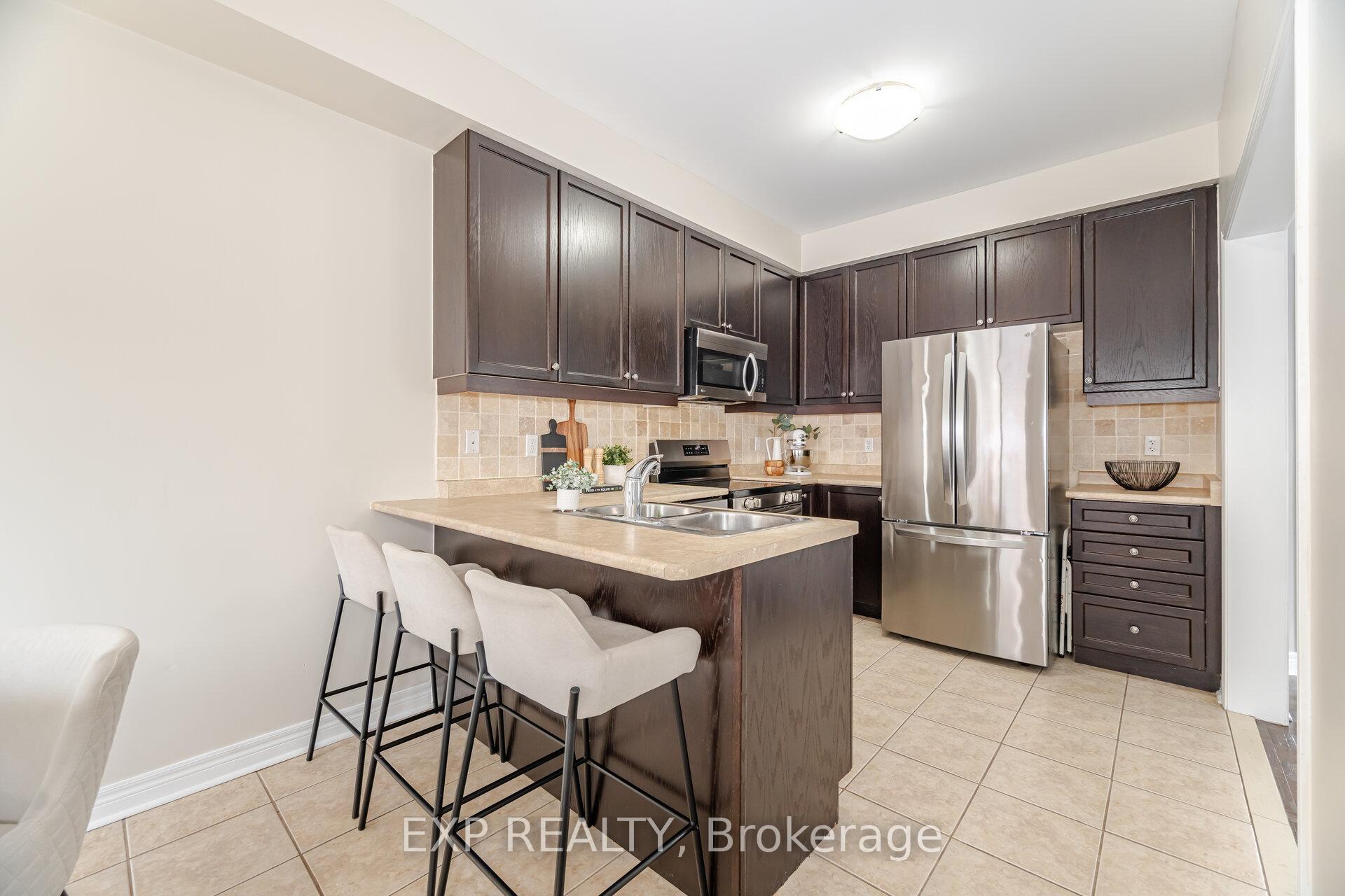Photo 10 of 245 Worthview Drive, Vaughan, West Woodbridge — HOMEH